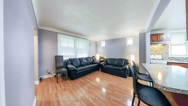 Additional property image - 114 Royal Ave