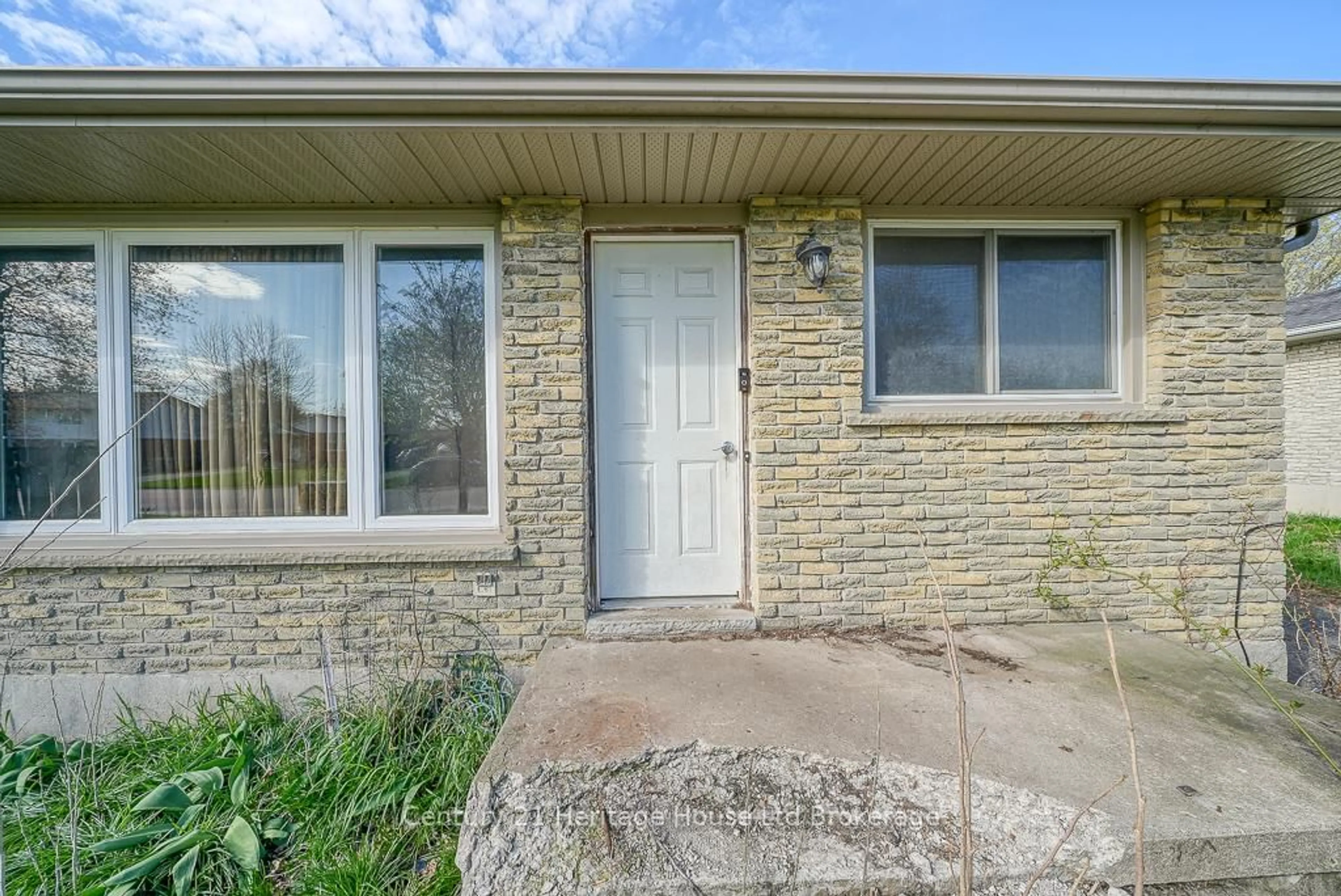 Unknown for 29 Devonshire Ave, Tillsonburg Ontario N4G 4K7