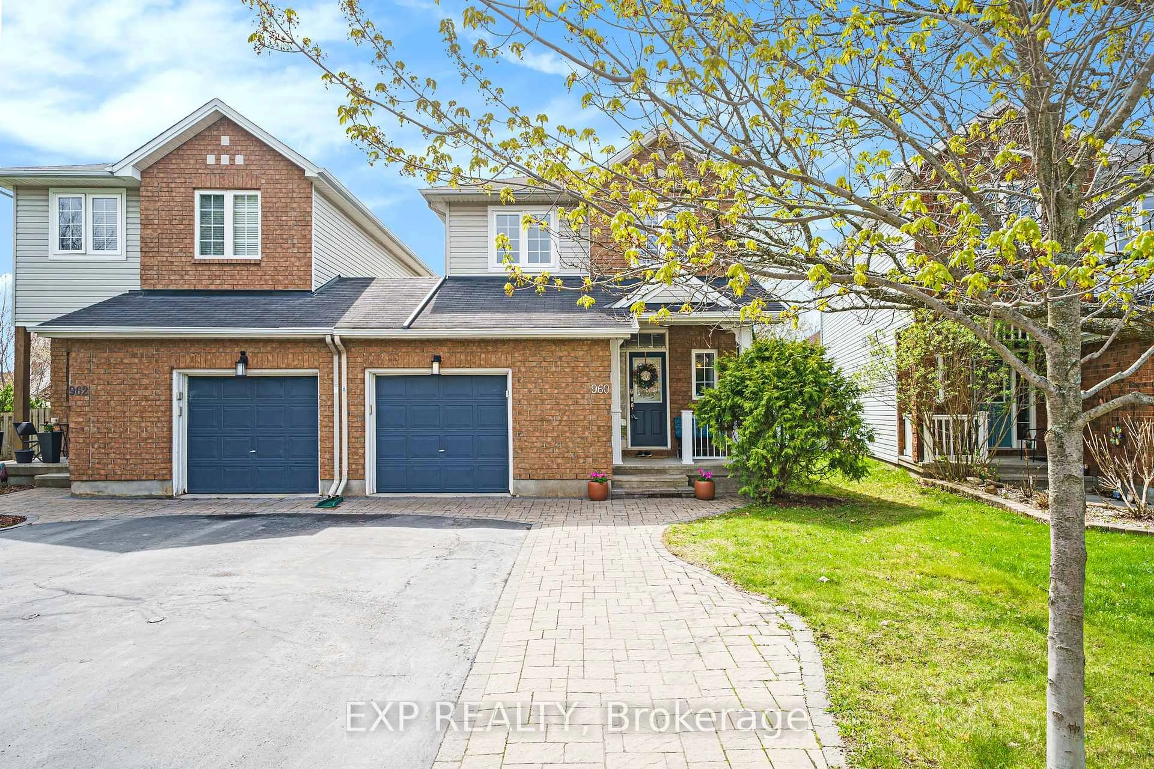 Home with brick exterior material, street for 960 Lucille Way, Ottawa Ontario K4A 4H9