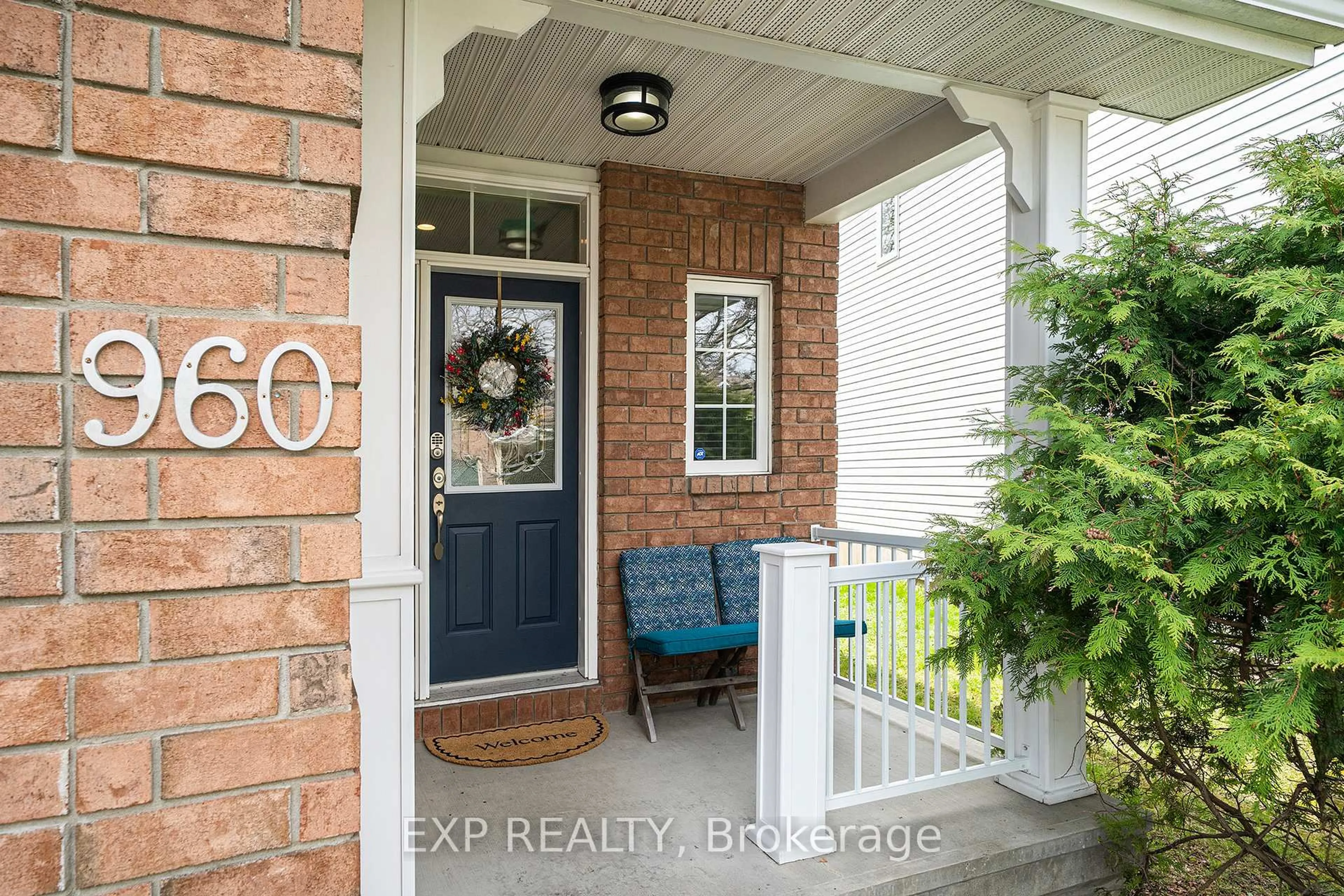 Indoor entryway for 960 Lucille Way, Ottawa Ontario K4A 4H9