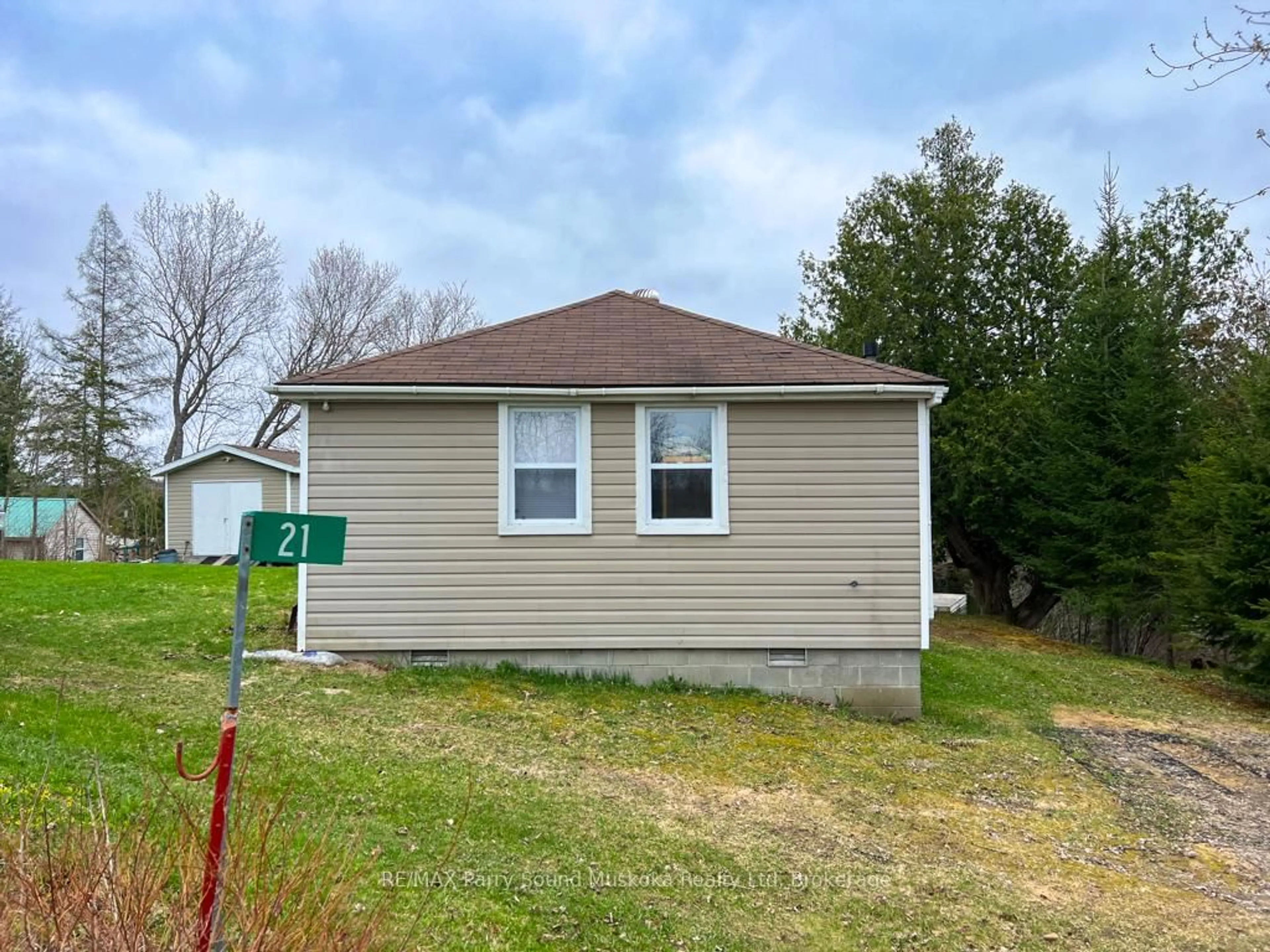 Unknown for 21 Macfie Rd, Whitestone Ontario P0A 1G0