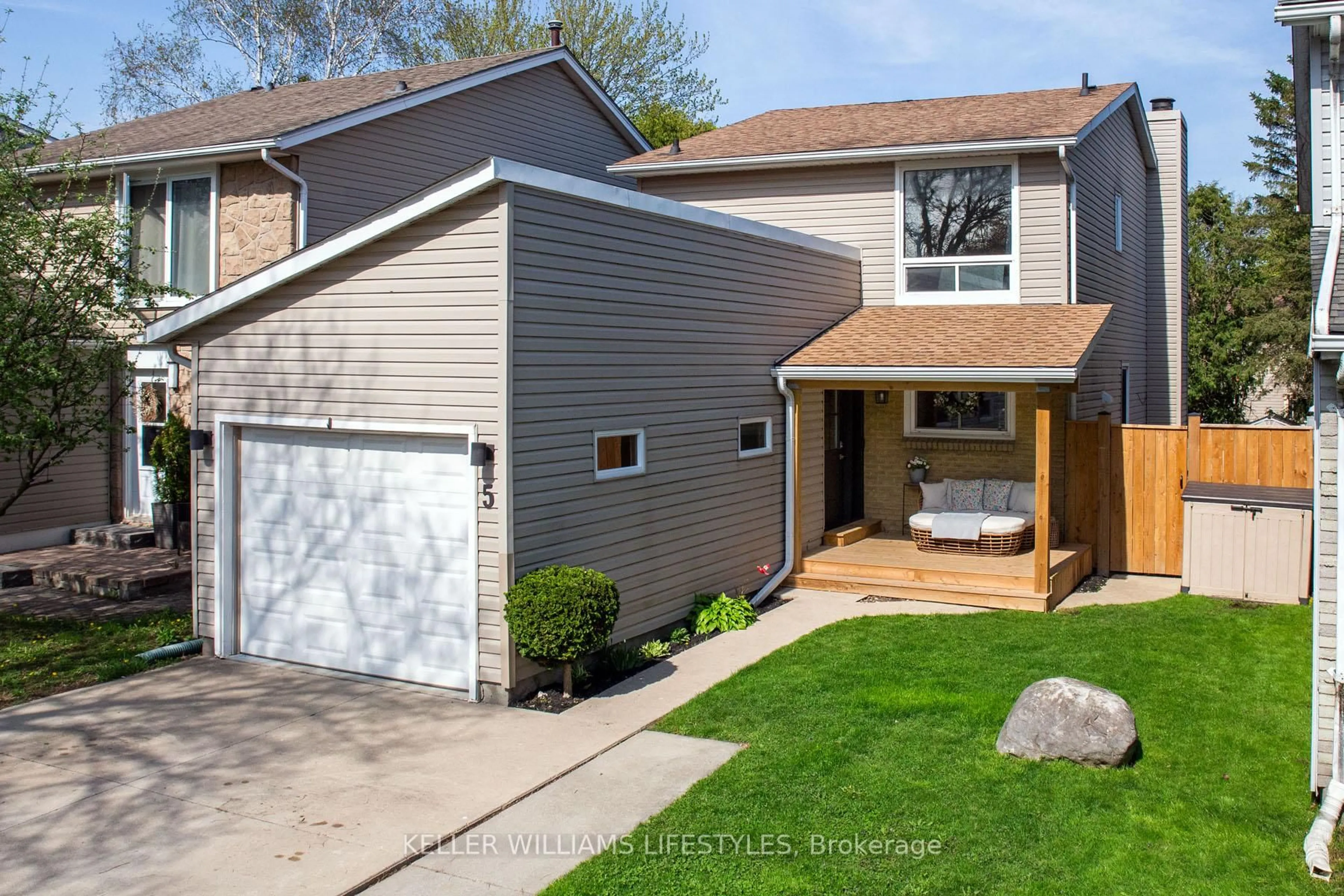 Home with vinyl exterior material, street for 5 Winding Woods Cres, London North Ontario N6G 3G3