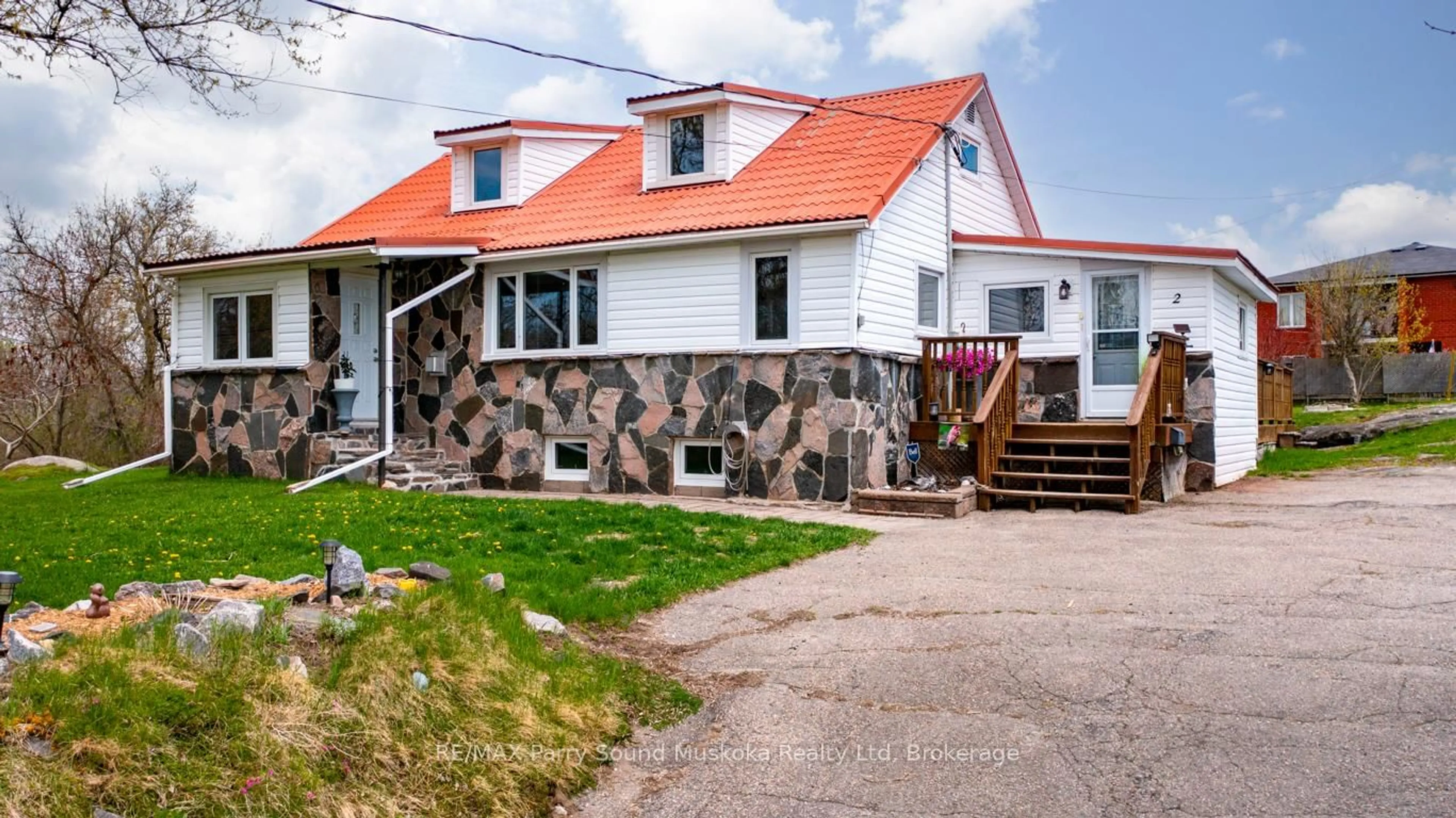 Unknown for 2 Melissa St, Parry Sound Ontario P2A 2R3