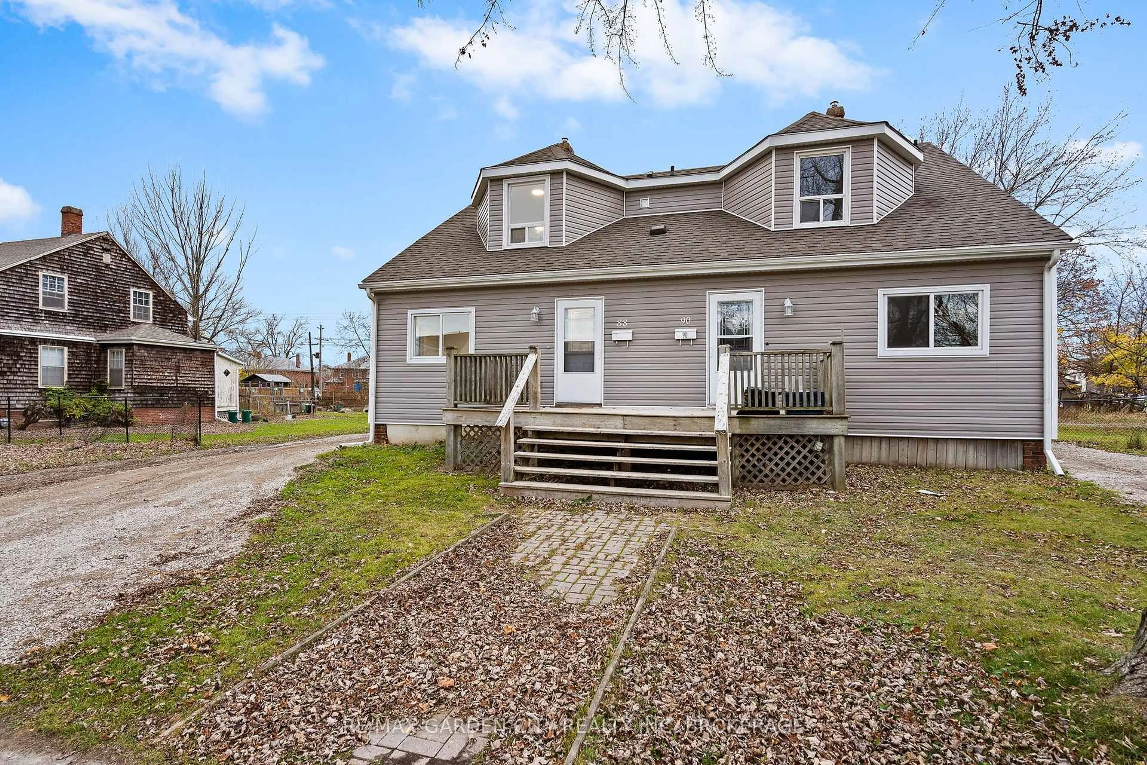 Unknown for 88 FIRST St, Welland Ontario L3B 4R7
