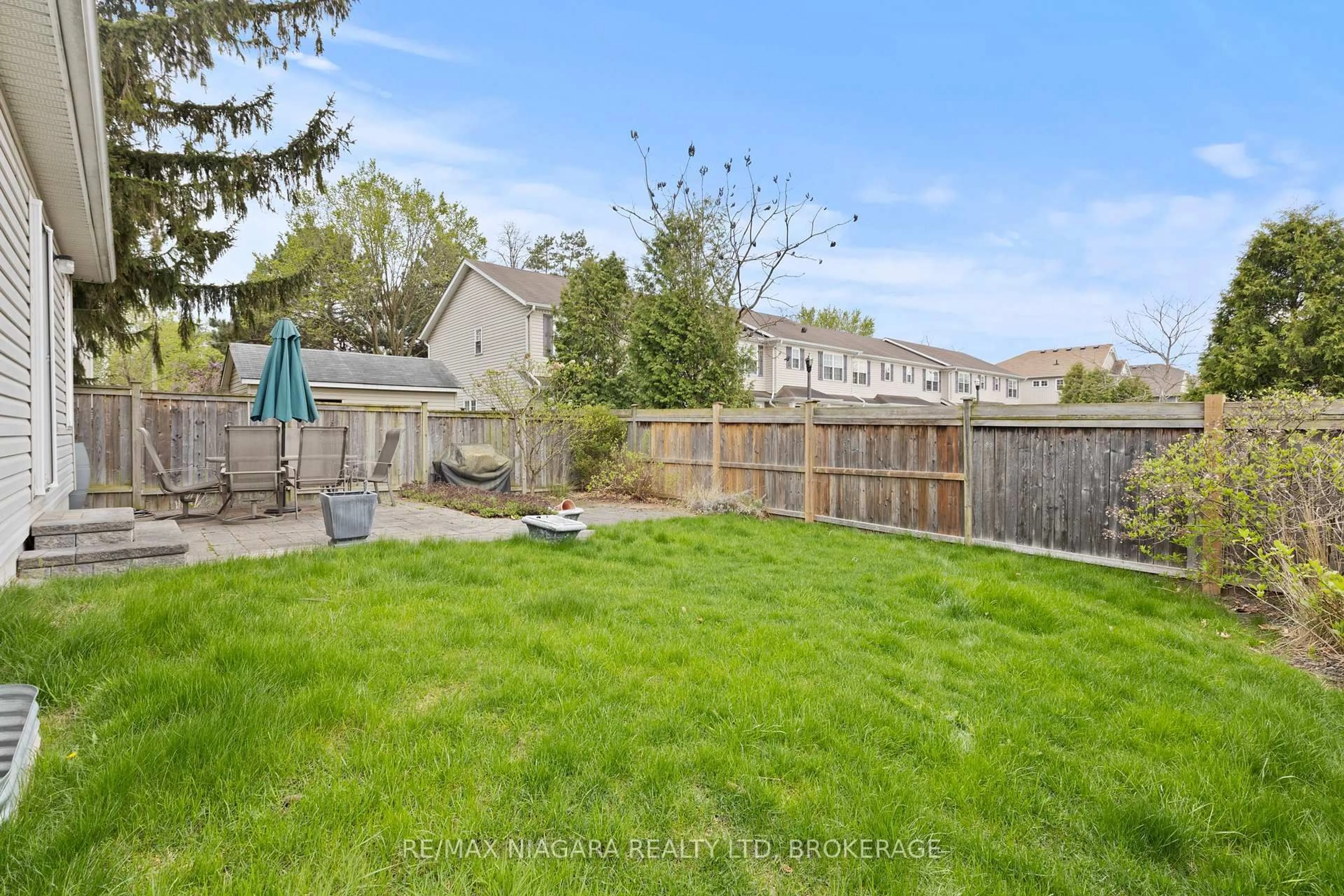 Patio, unknown for 55 Haig St, St. Catharines Ontario L2R 6K7