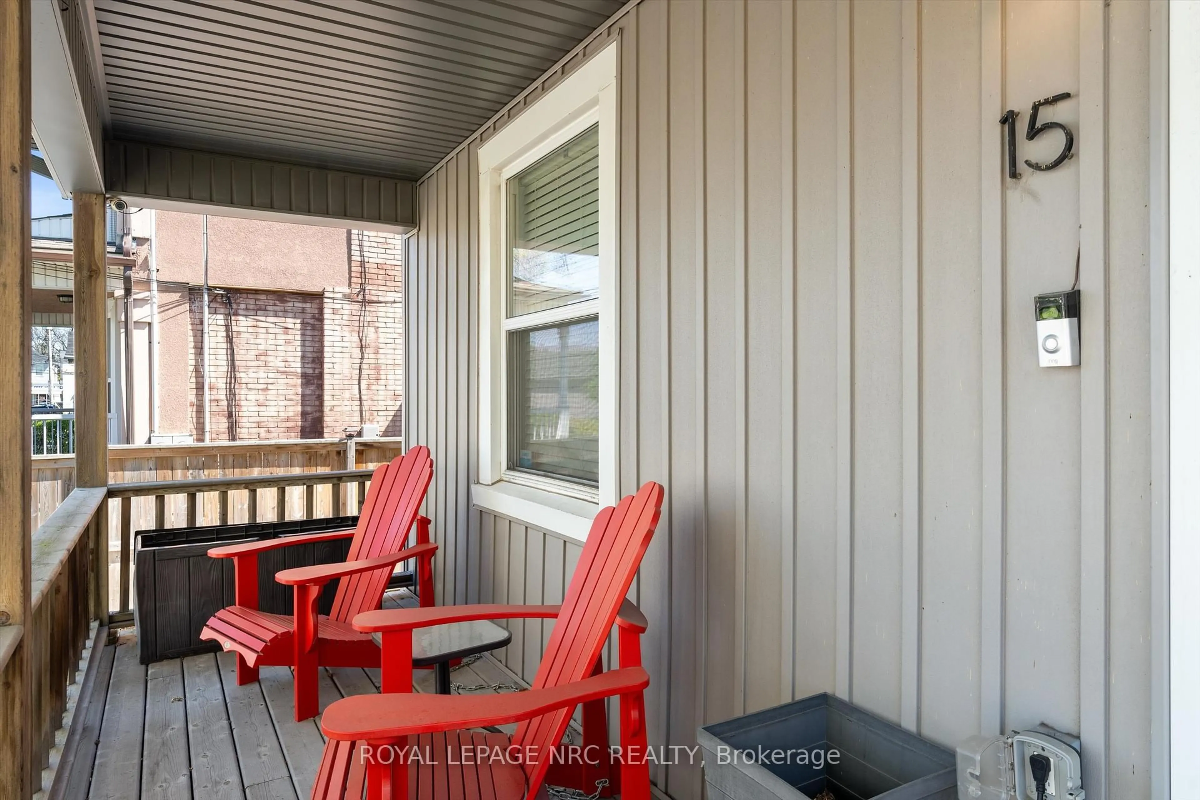 Patio, street for 15 East 24th St, Hamilton Ontario L8V 2X8