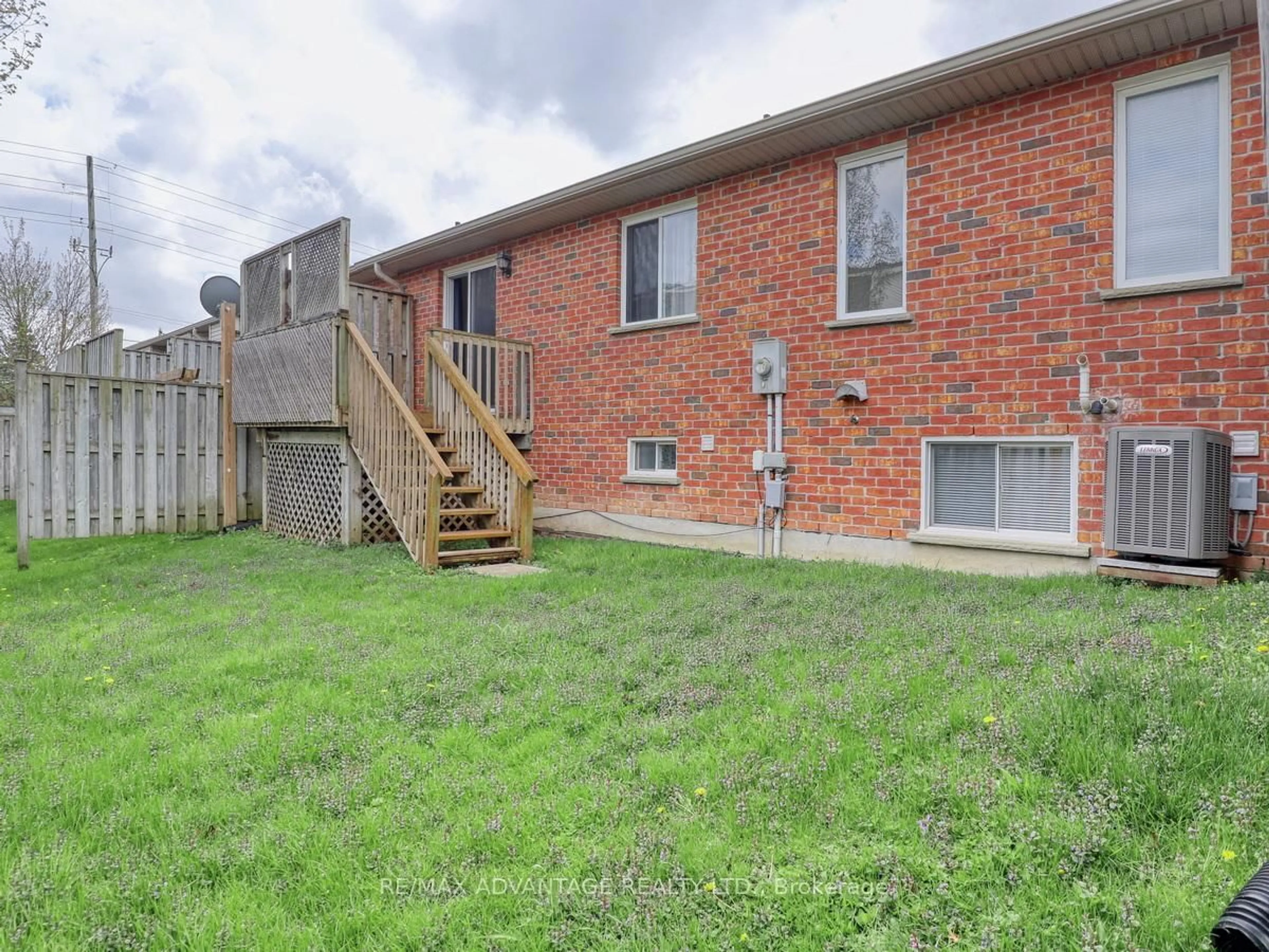 Patio, street for 100 Stroud Cres #14, London South Ontario N6E 4A1
