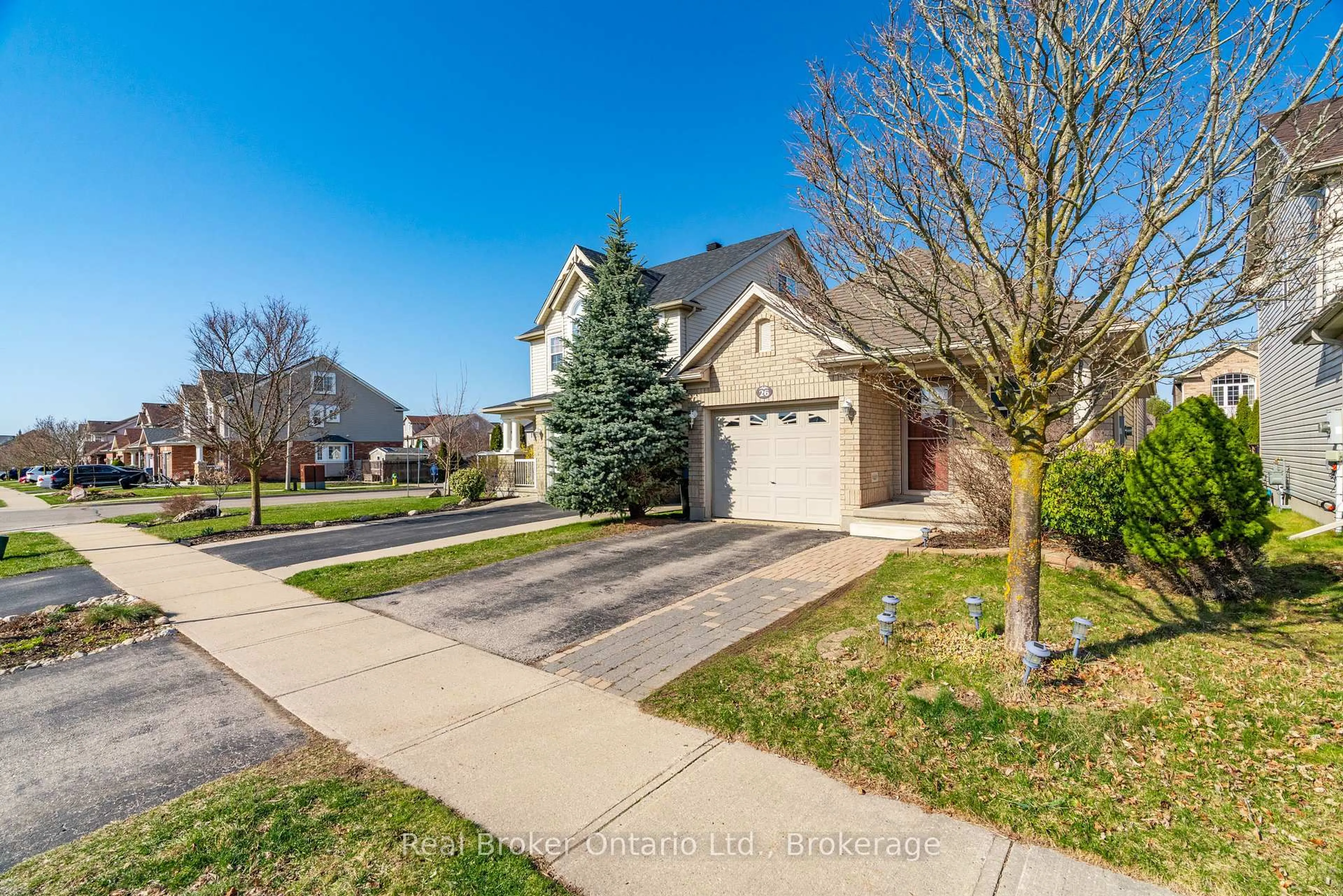 A pic from outside/outdoor area/front of a property/back of a property/a pic from drone, street for 26 Sinclair St, Guelph Ontario N1L 1R6