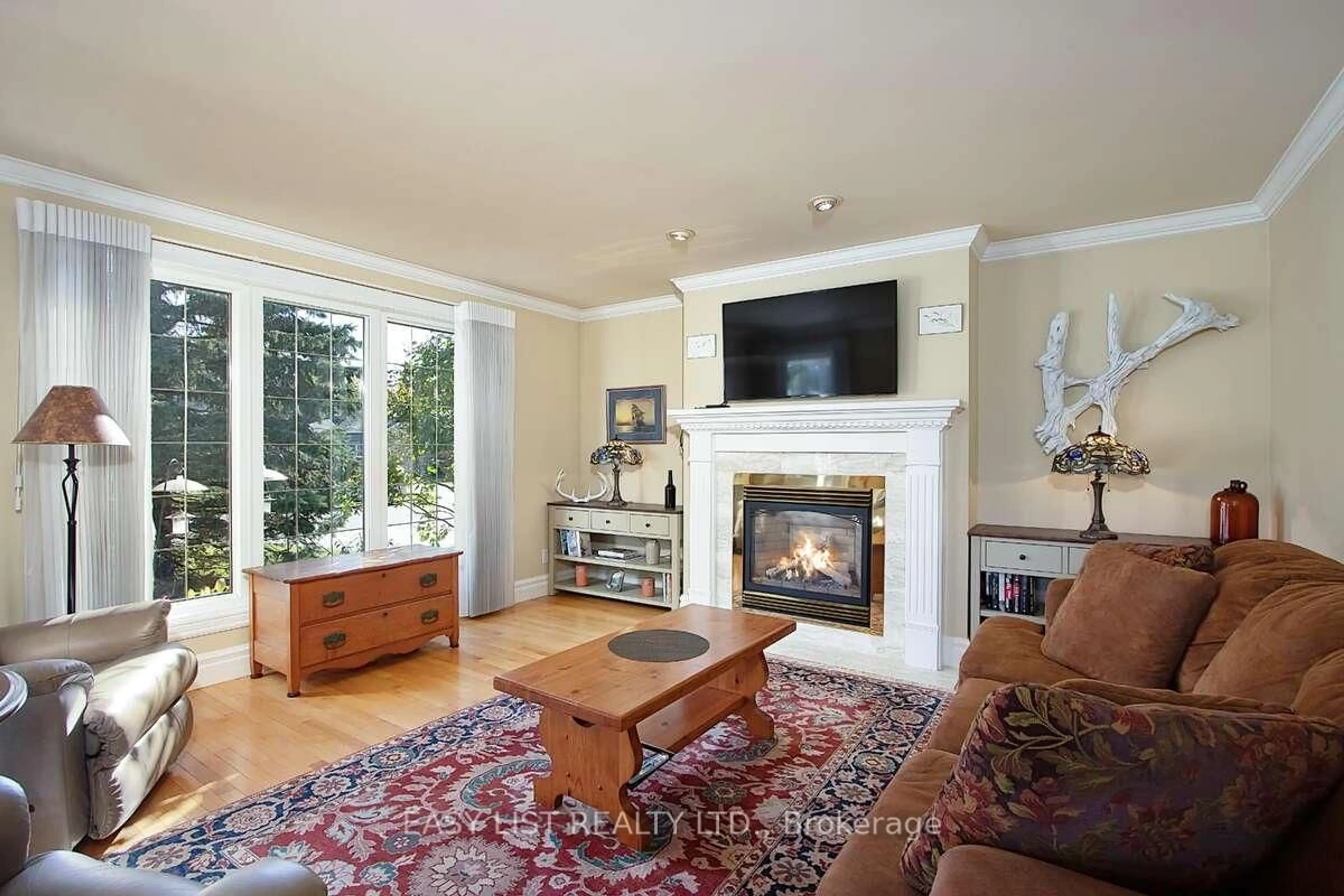 Living room with furniture, unknown for 230 Frederick Crt, East Zorra-Tavistock Ontario N0B 2R0