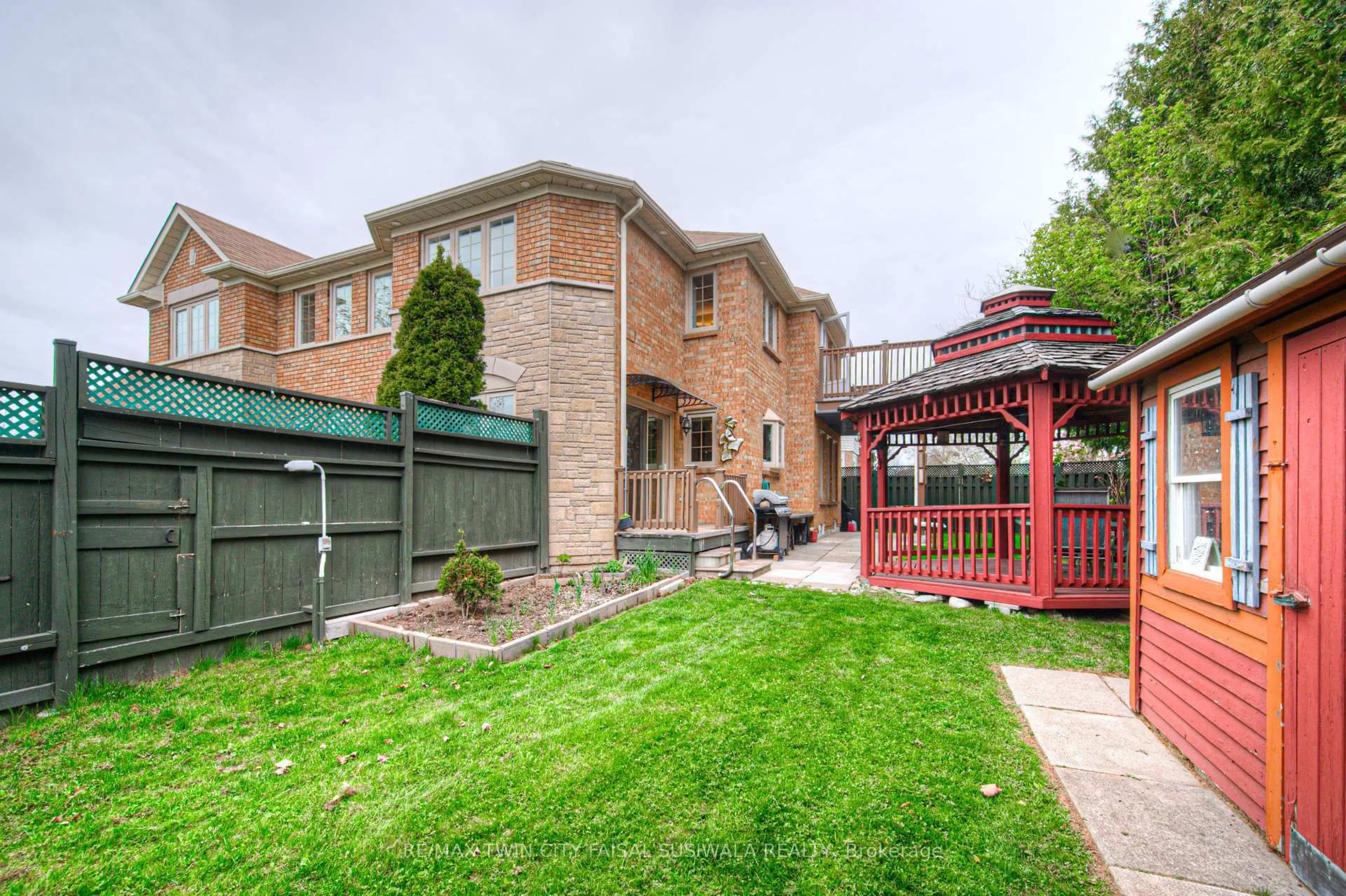Patio, street for 342 Saginaw Pkwy, Cambridge Ontario N1T 1R8