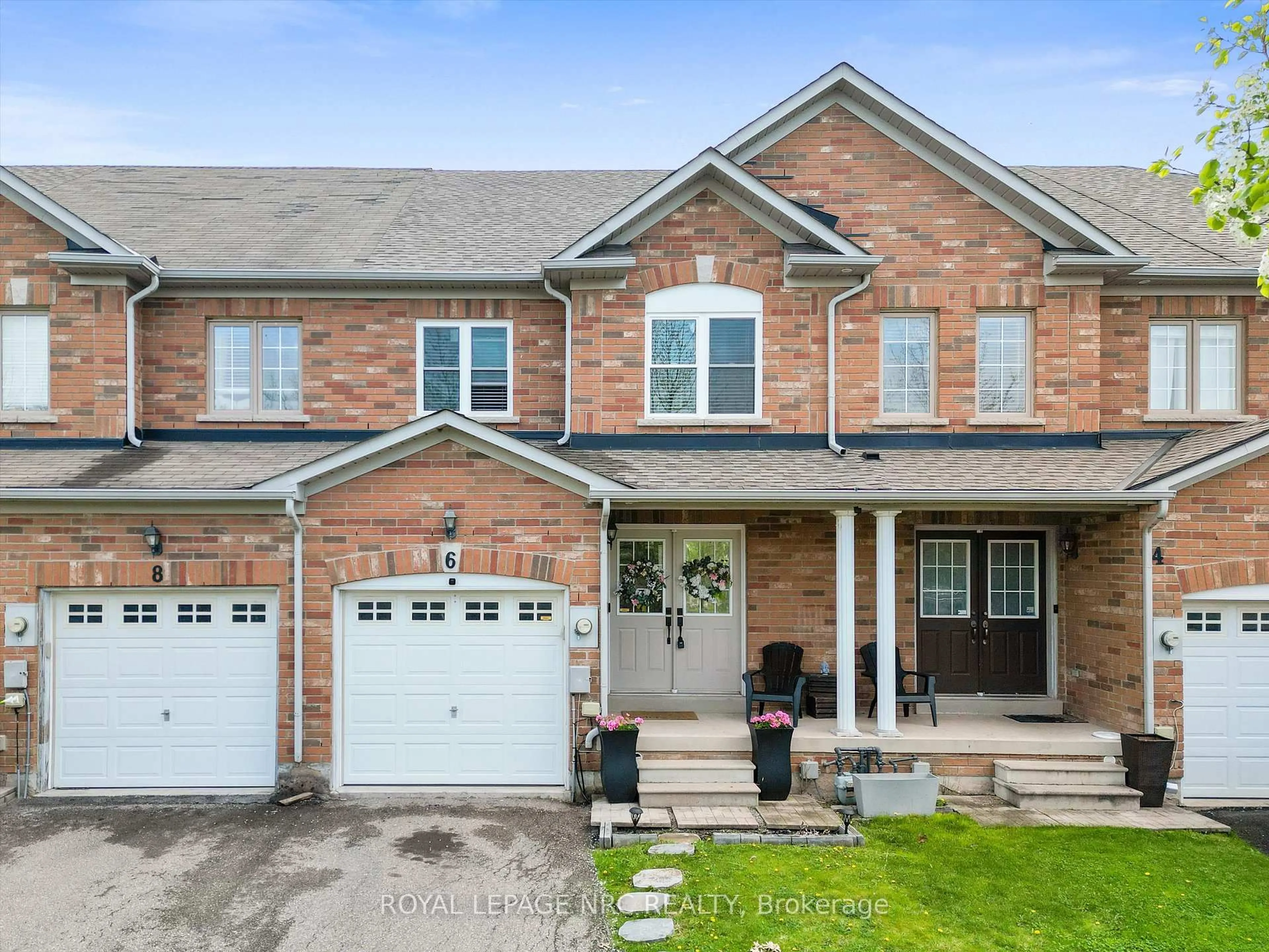 Home with brick exterior material, street for 6 Mackenzie King Ave, St. Catharines Ontario L2P 0A1