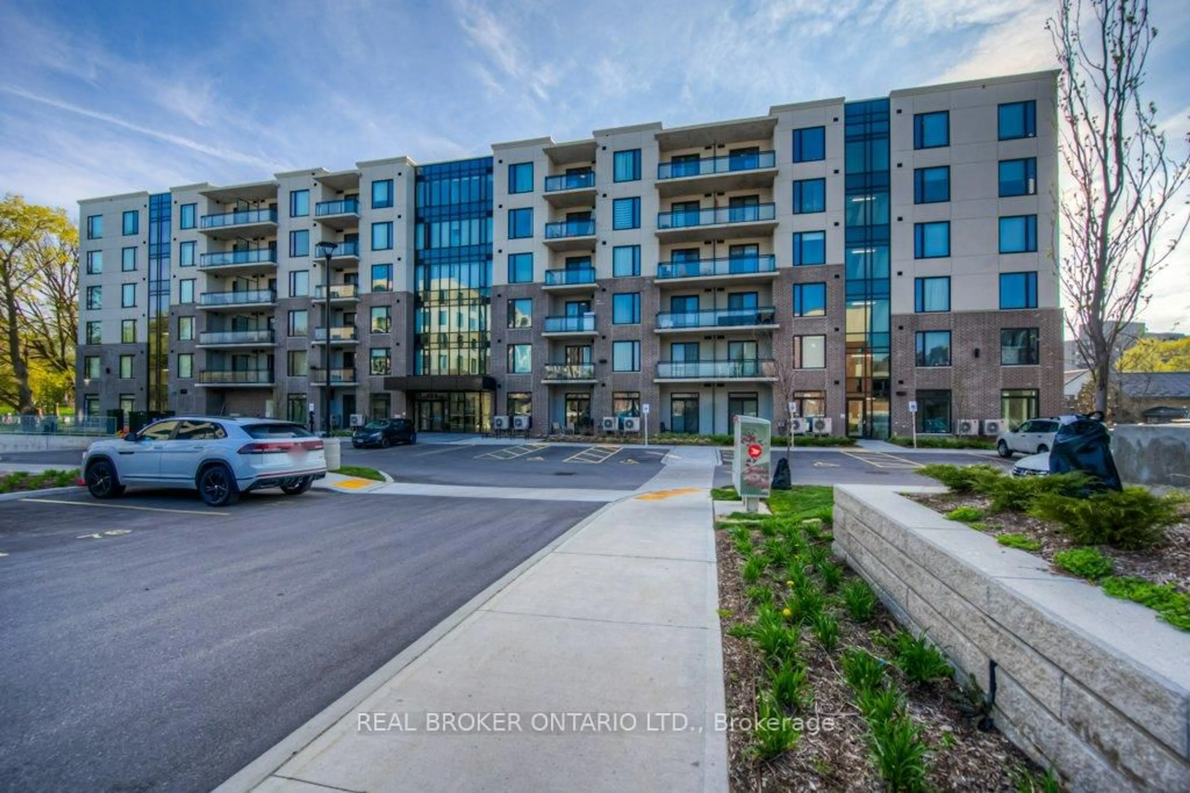 Unknown for 103 Roger St #414, Waterloo Ontario N2J 0G2