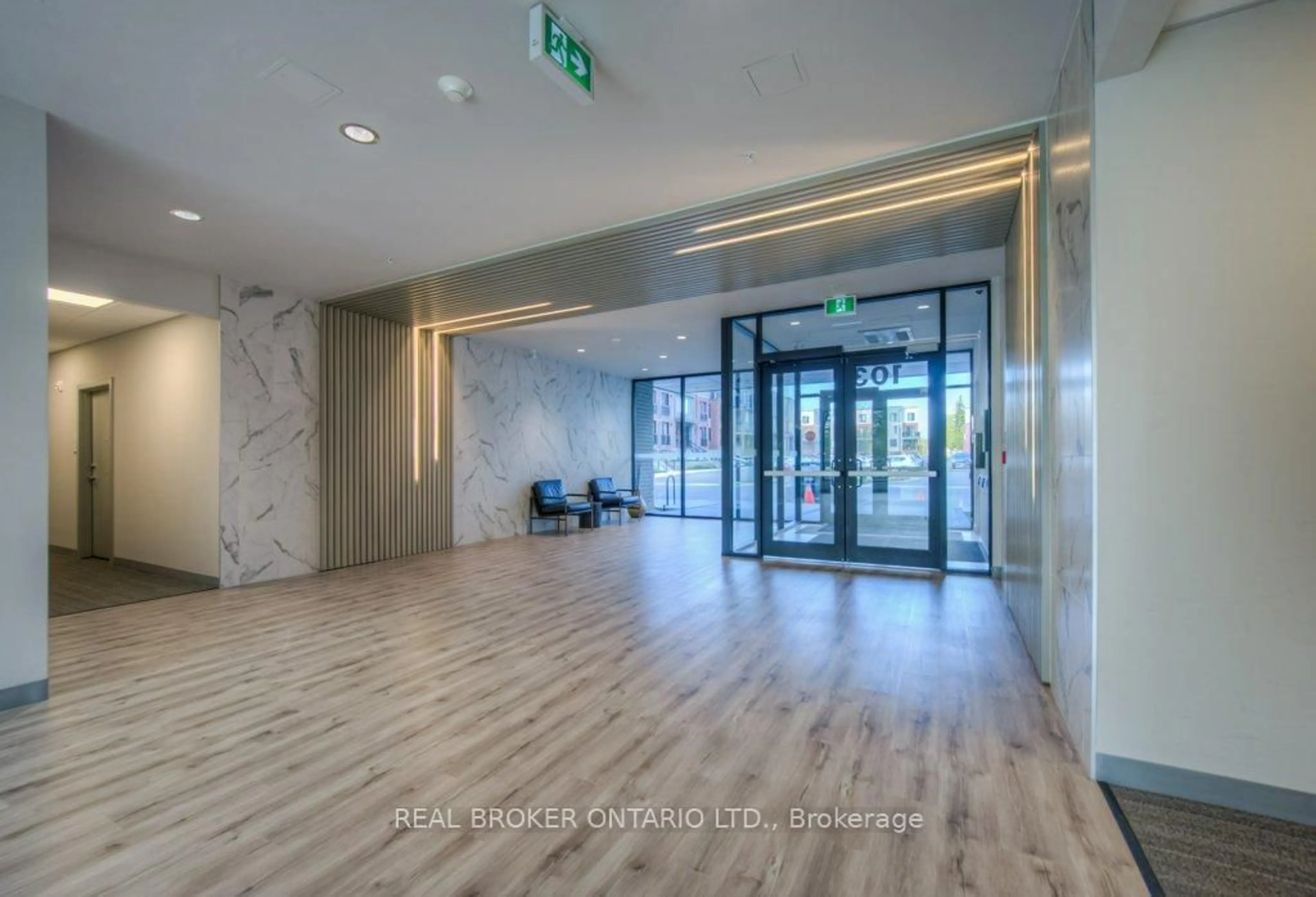 Indoor foyer for 103 Roger St #414, Waterloo Ontario N2J 0G2