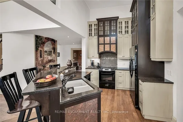Additional property image - 285 Hamilton Dr