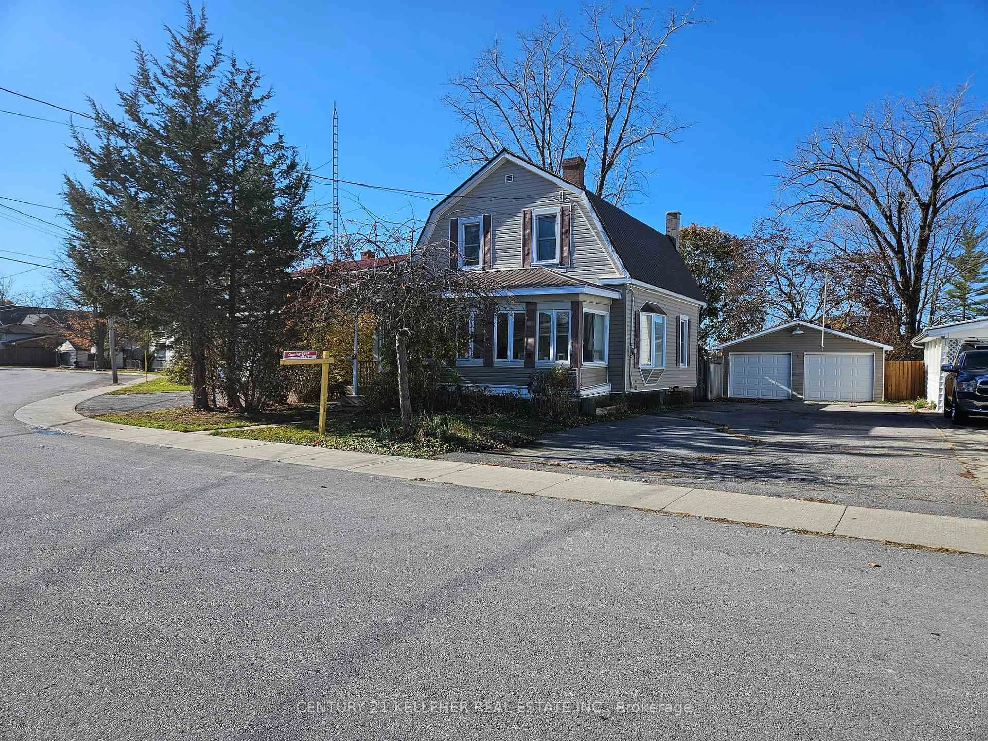 A pic from outside/outdoor area/front of a property/back of a property/a pic from drone, street for 19 Broad St, Prince Edward County Ontario K0K 2T0