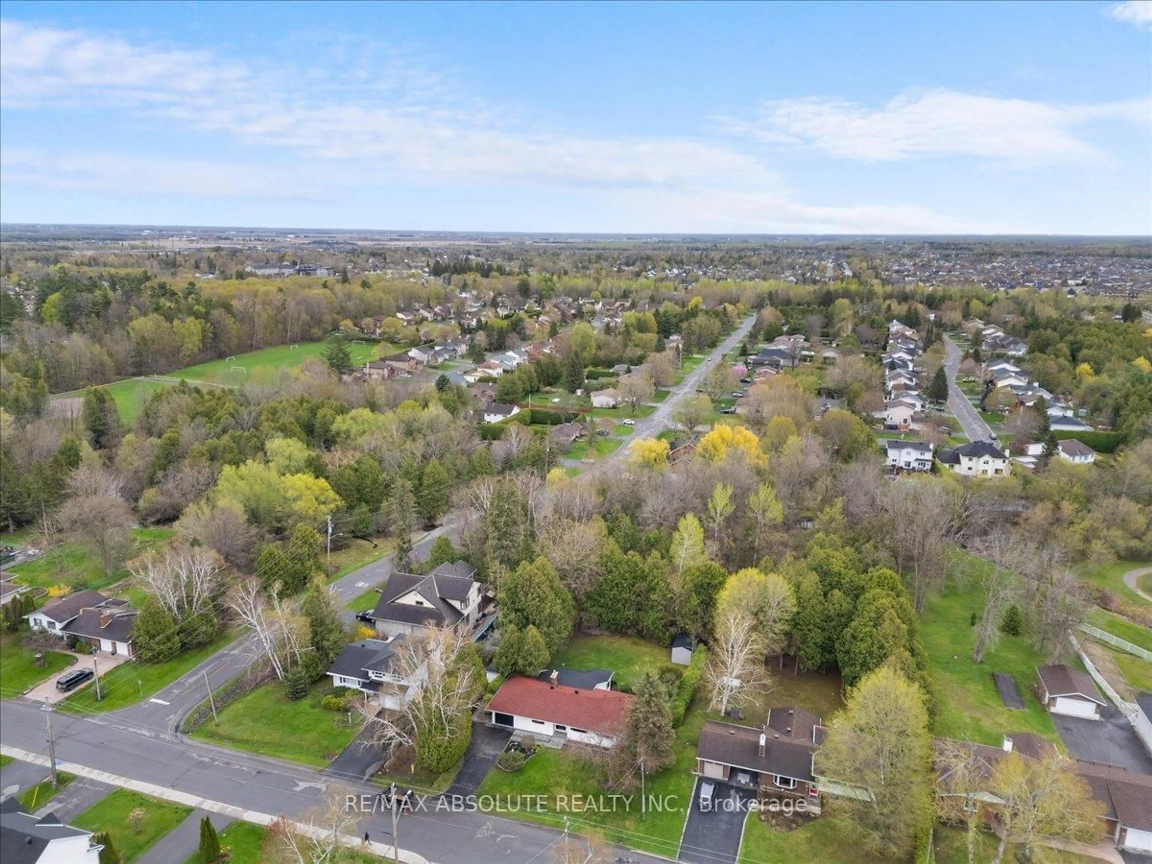 A pic from outside/outdoor area/front of a property/back of a property/a pic from drone, unknown for 36 Beverly St, Ottawa Ontario K2S 0S2