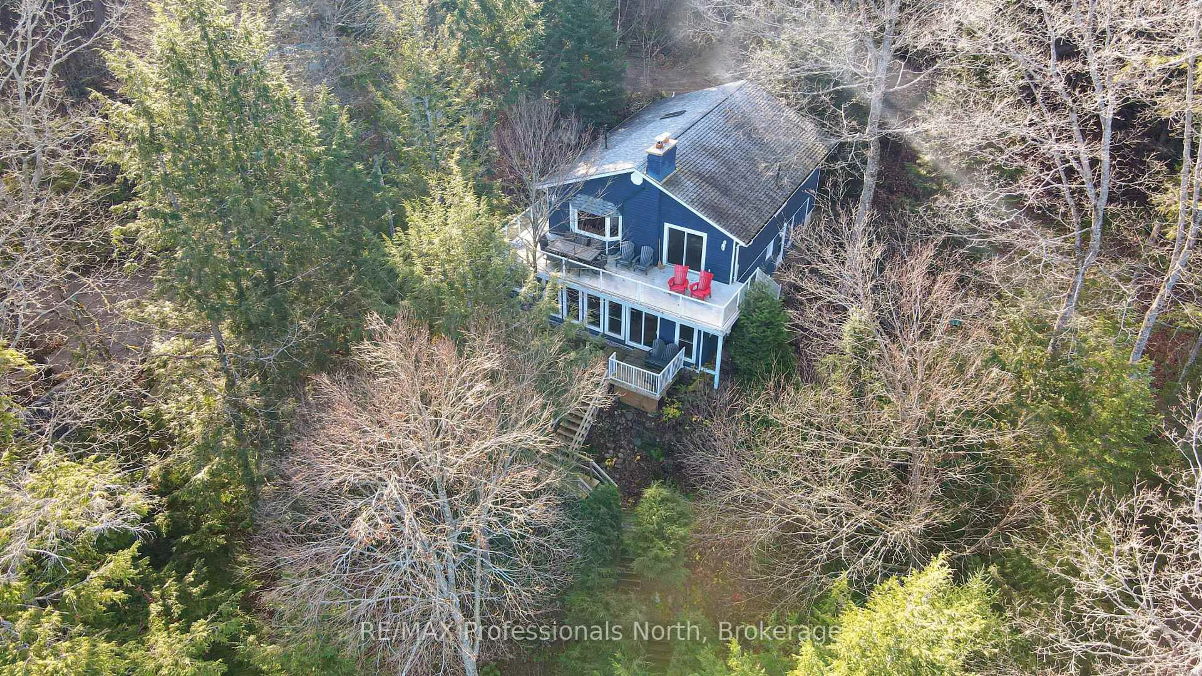 A pic from outside/outdoor area/front of a property/back of a property/a pic from drone, unknown for 1171 STRAGGLE LAKE Dr, Dysart et al Ontario K0L 1M1