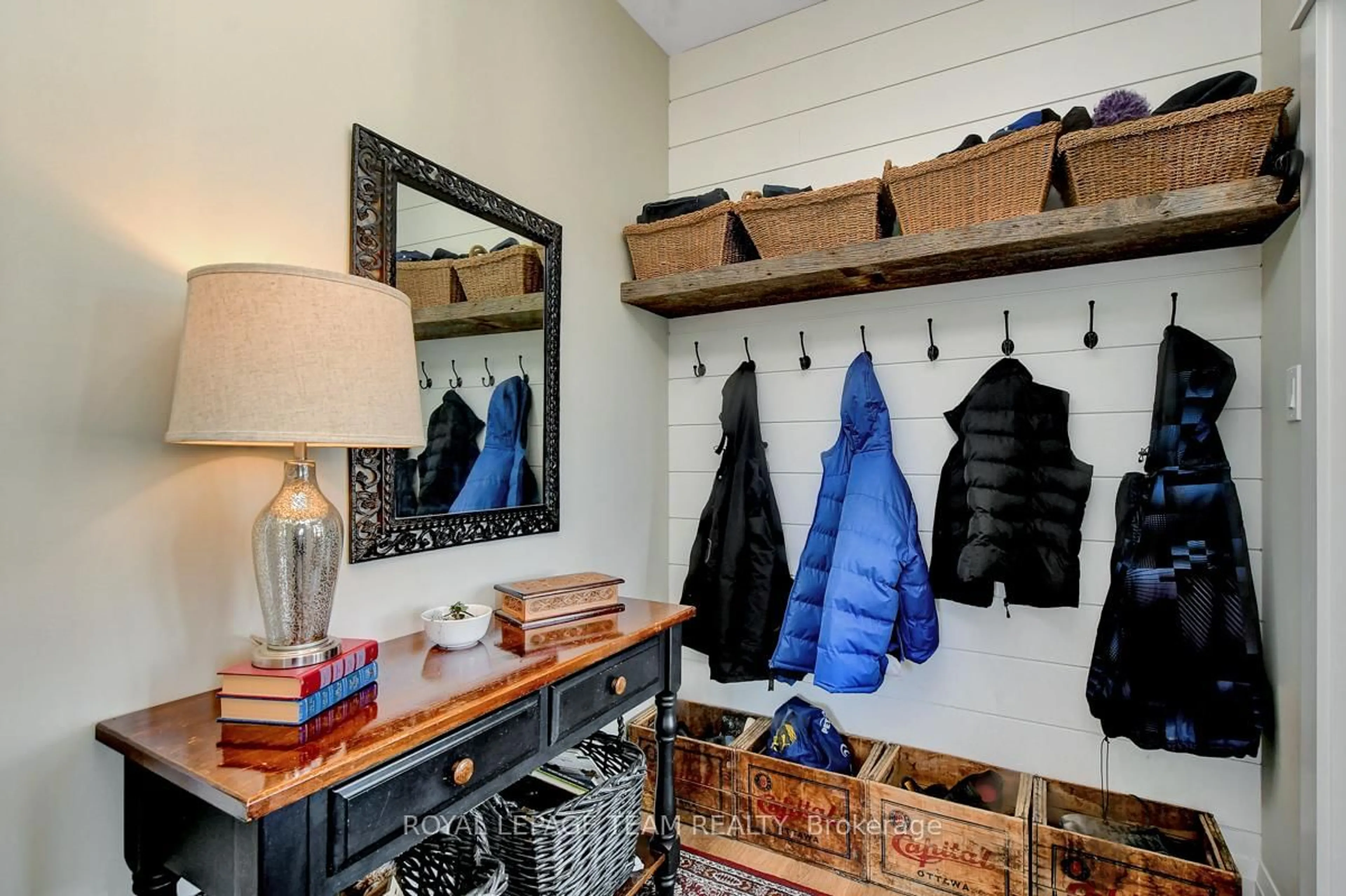 Indoor entryway for 10939 COUNTY RD 2 Rd, South Dundas Ontario K0E 1K0