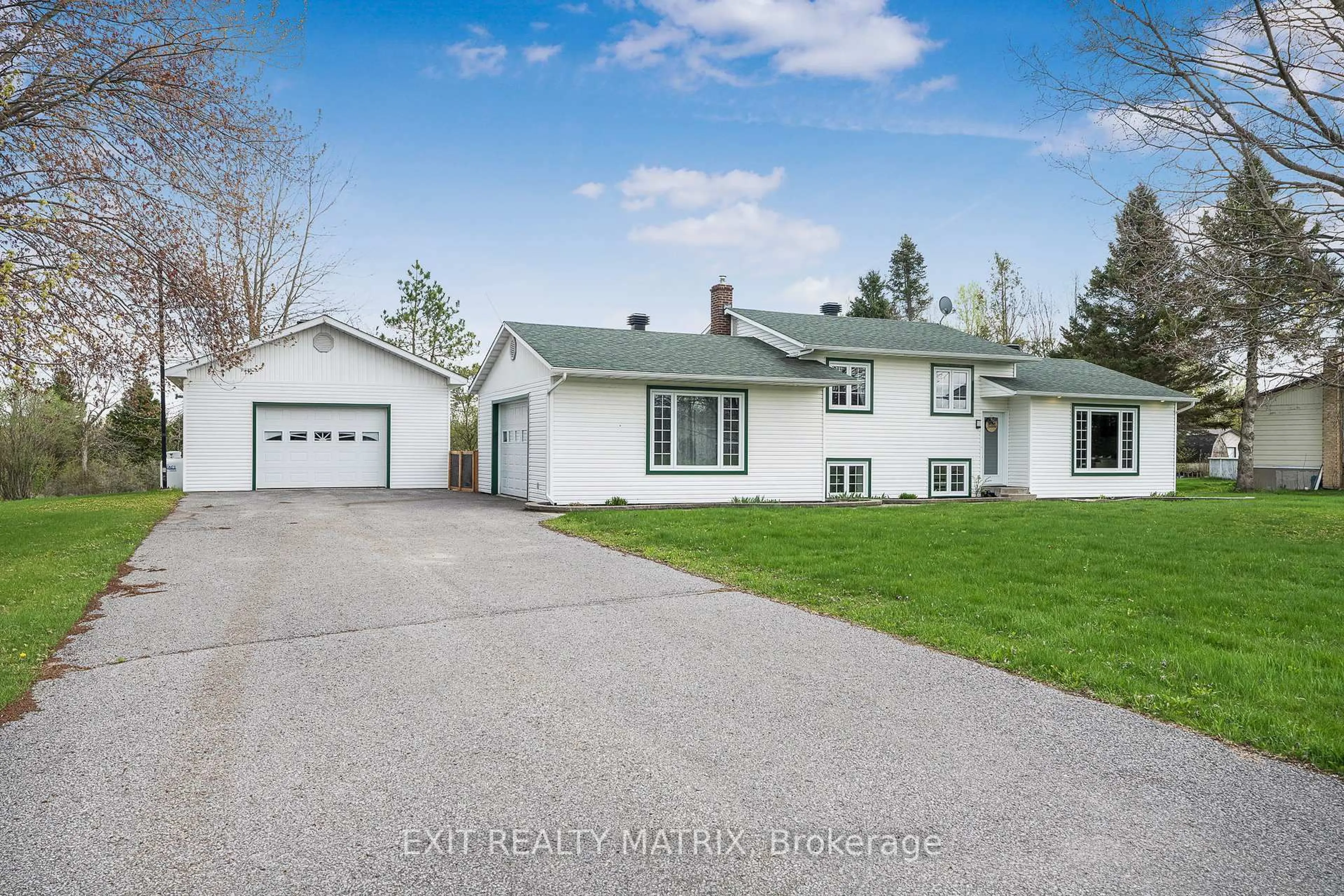 A pic from outside/outdoor area/front of a property/back of a property/a pic from drone, street for 4731 COUNTY RD 14 Rd, East Hawkesbury Ontario K0B 1P0