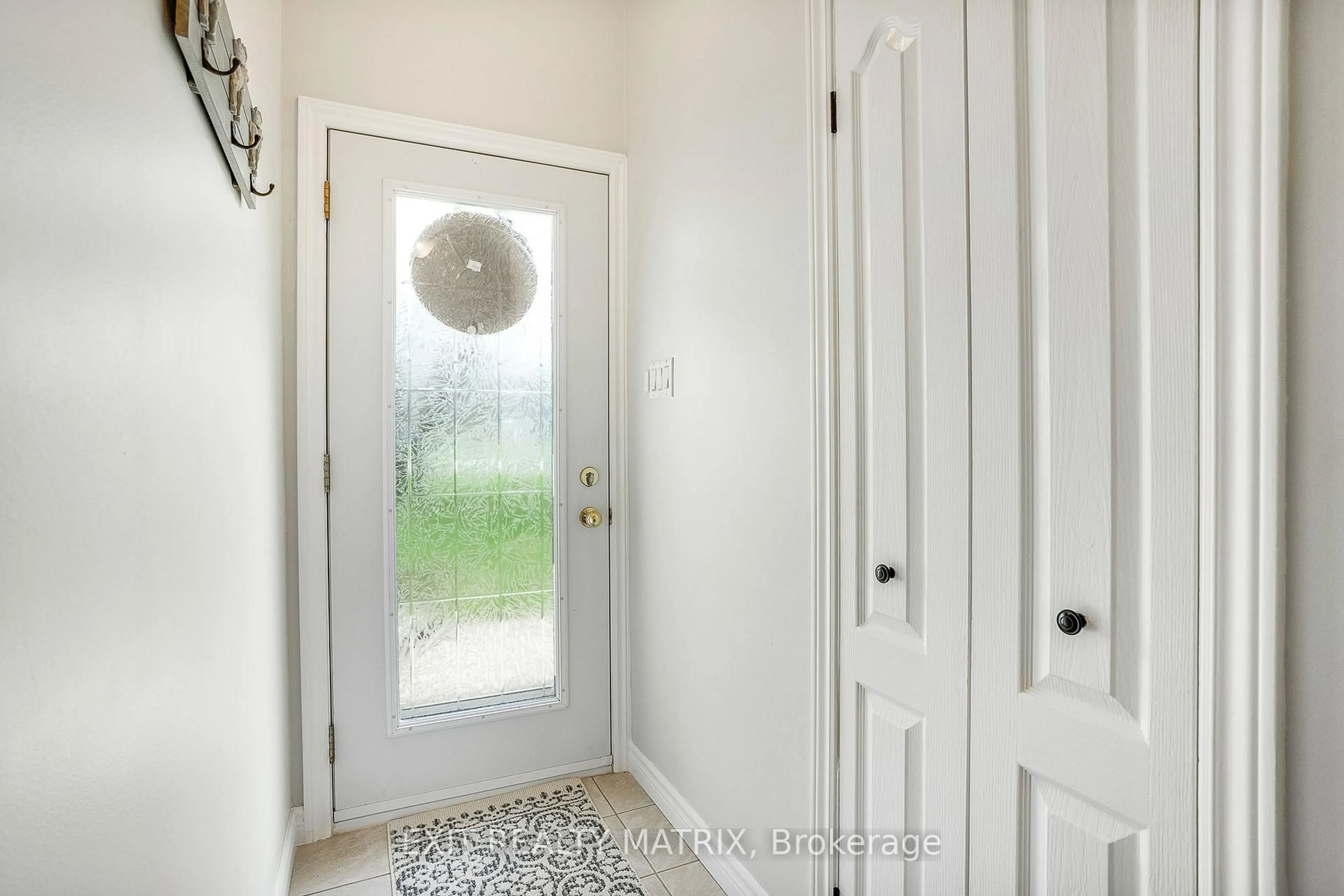 Indoor entryway for 4731 COUNTY RD 14 Rd, East Hawkesbury Ontario K0B 1P0