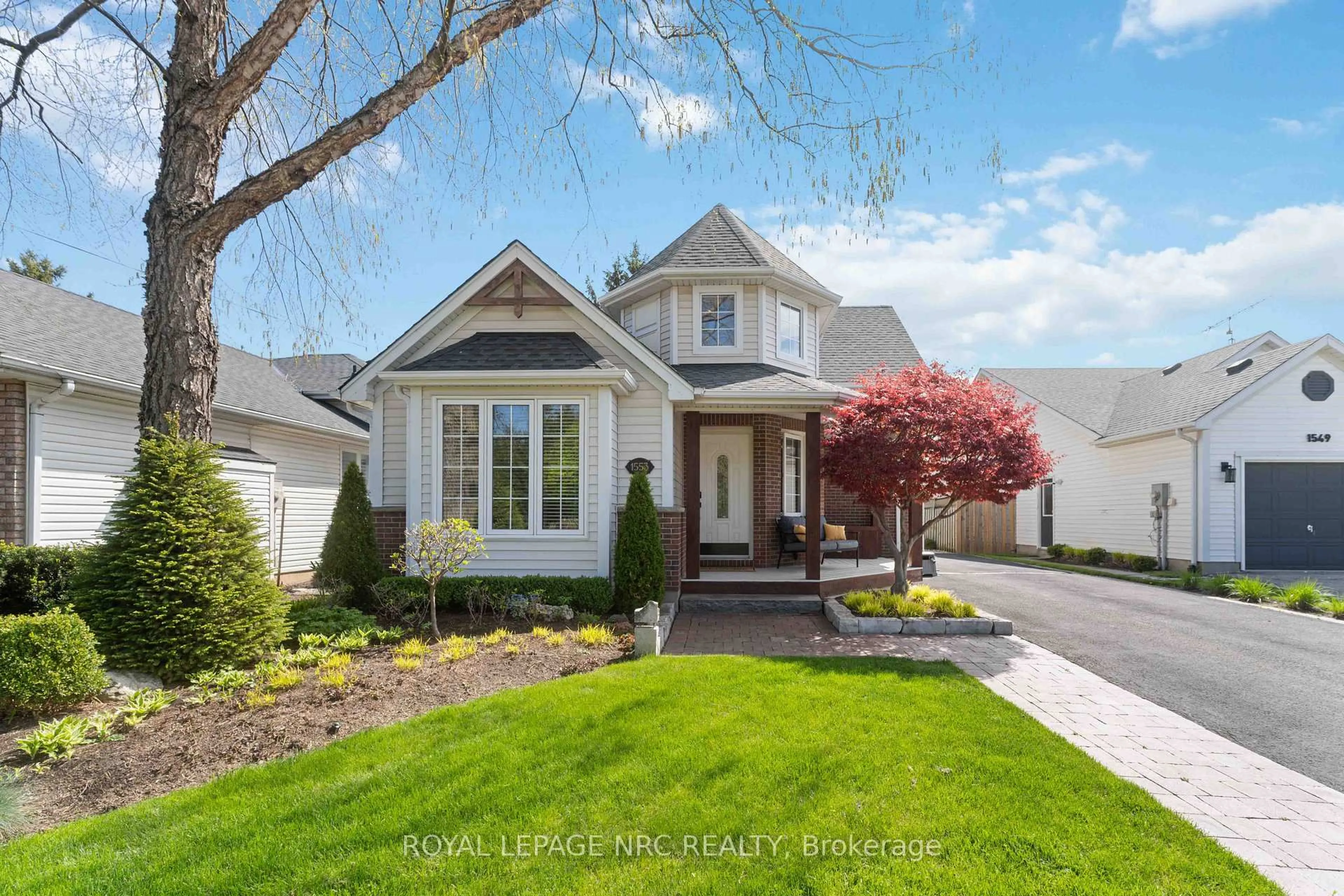Home with vinyl exterior material, street for 1553 Four Mile Creek Rd, Niagara-on-the-Lake Ontario L0S 1T0