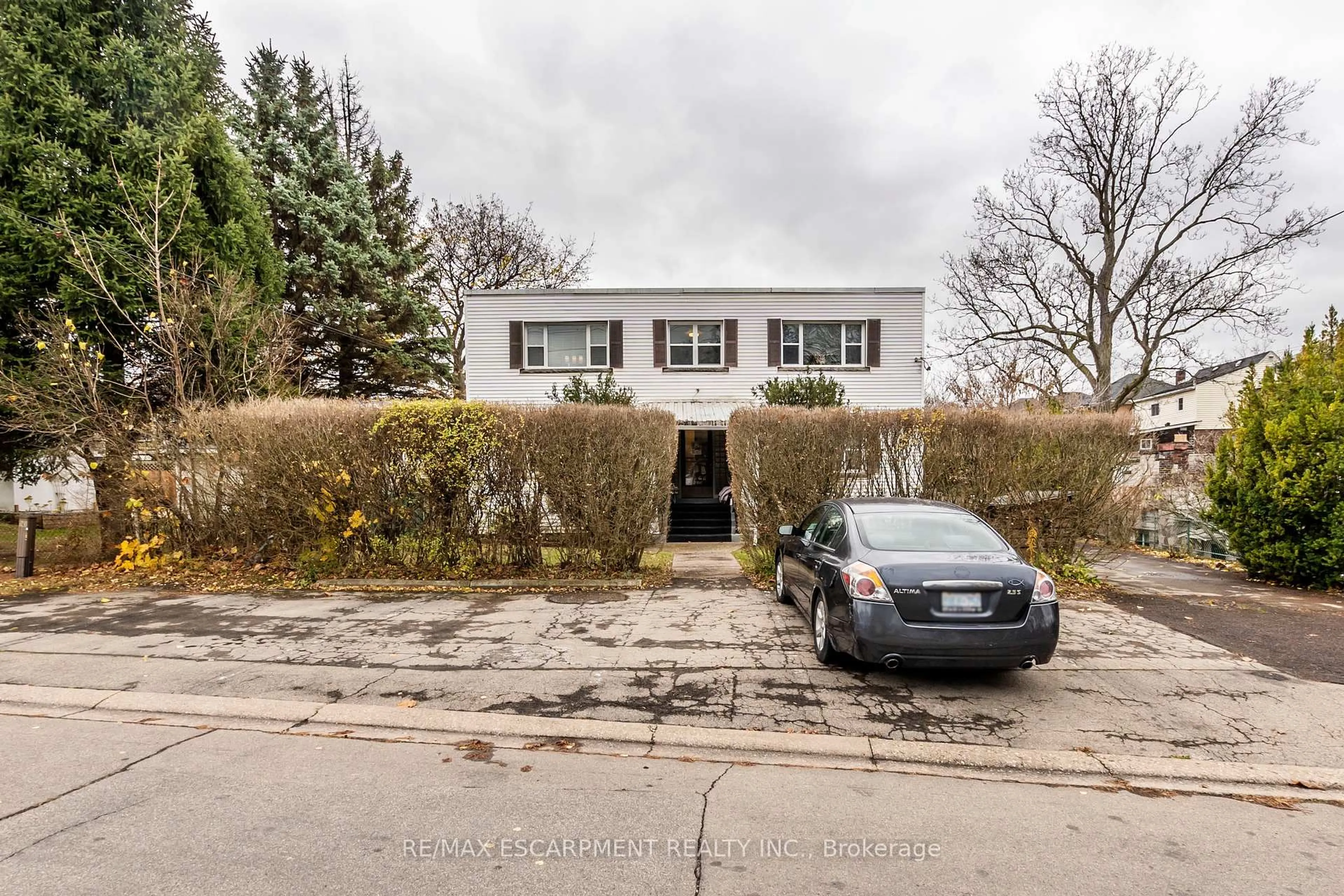 Unknown for 13 McMaster Ave, Welland Ontario L3B 3S6