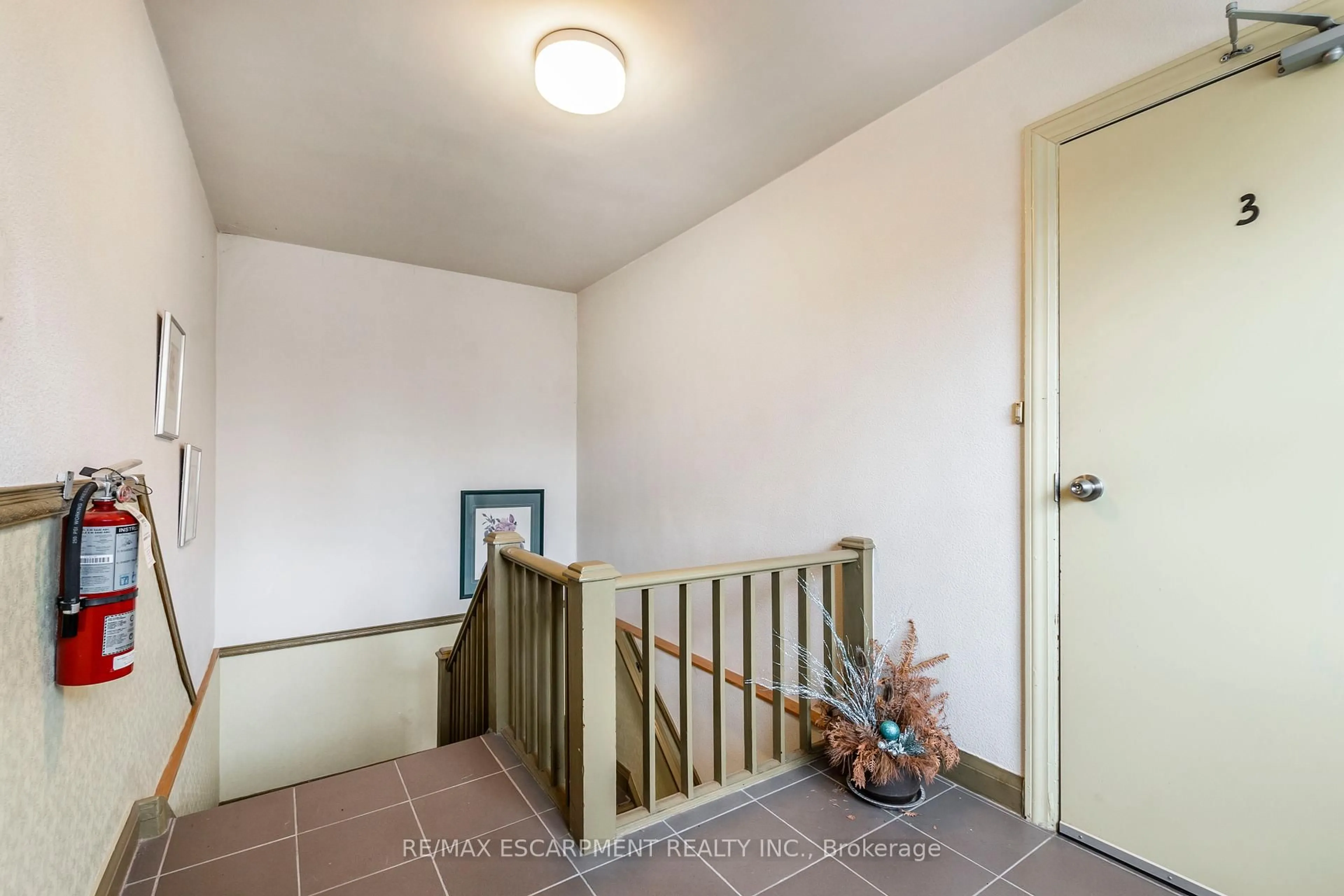 Unknown for 13 McMaster Ave, Welland Ontario L3B 3S6