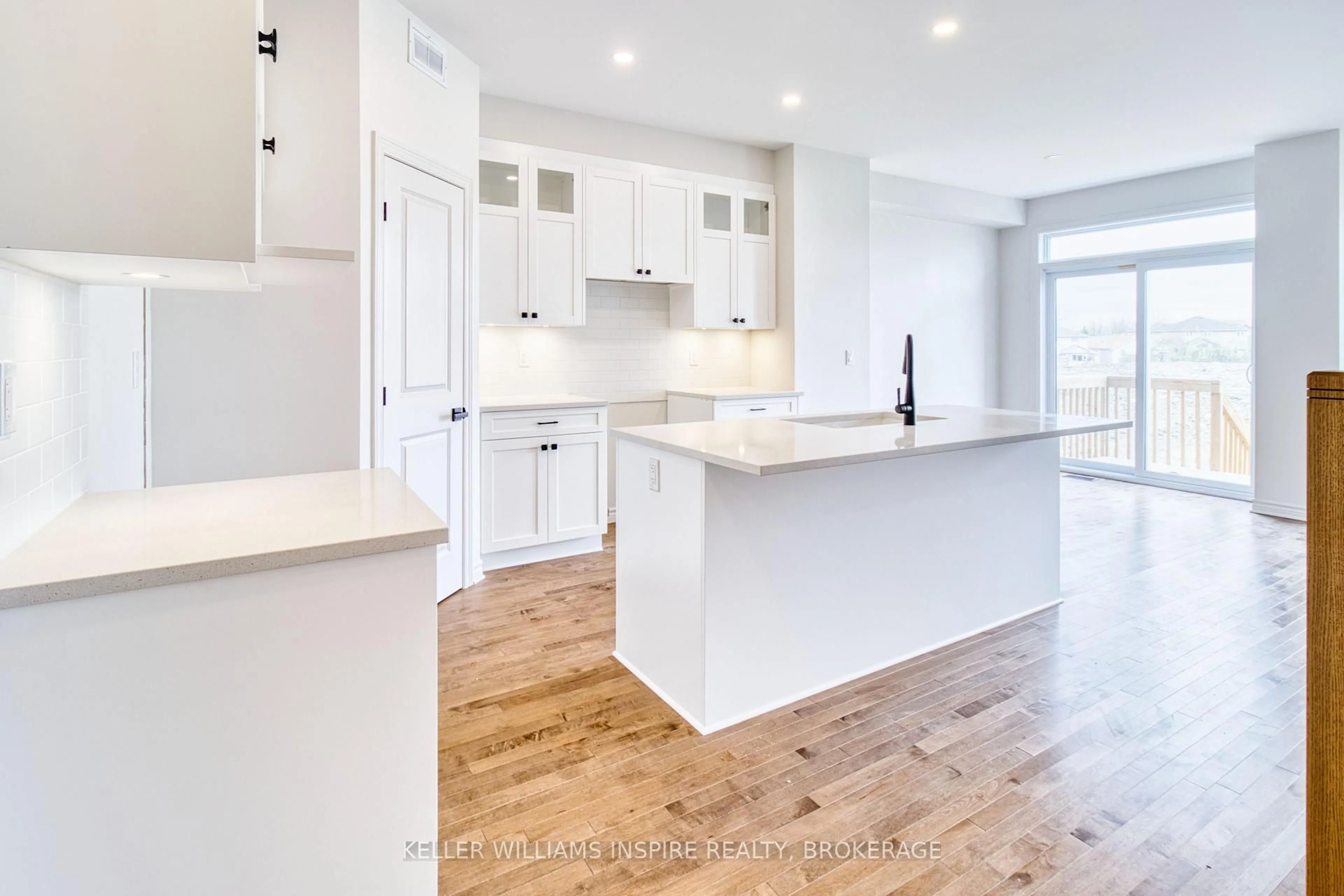 Open concept kitchen, unknown for 1511 Scarlet St, Kingston Ontario K7K 0H7