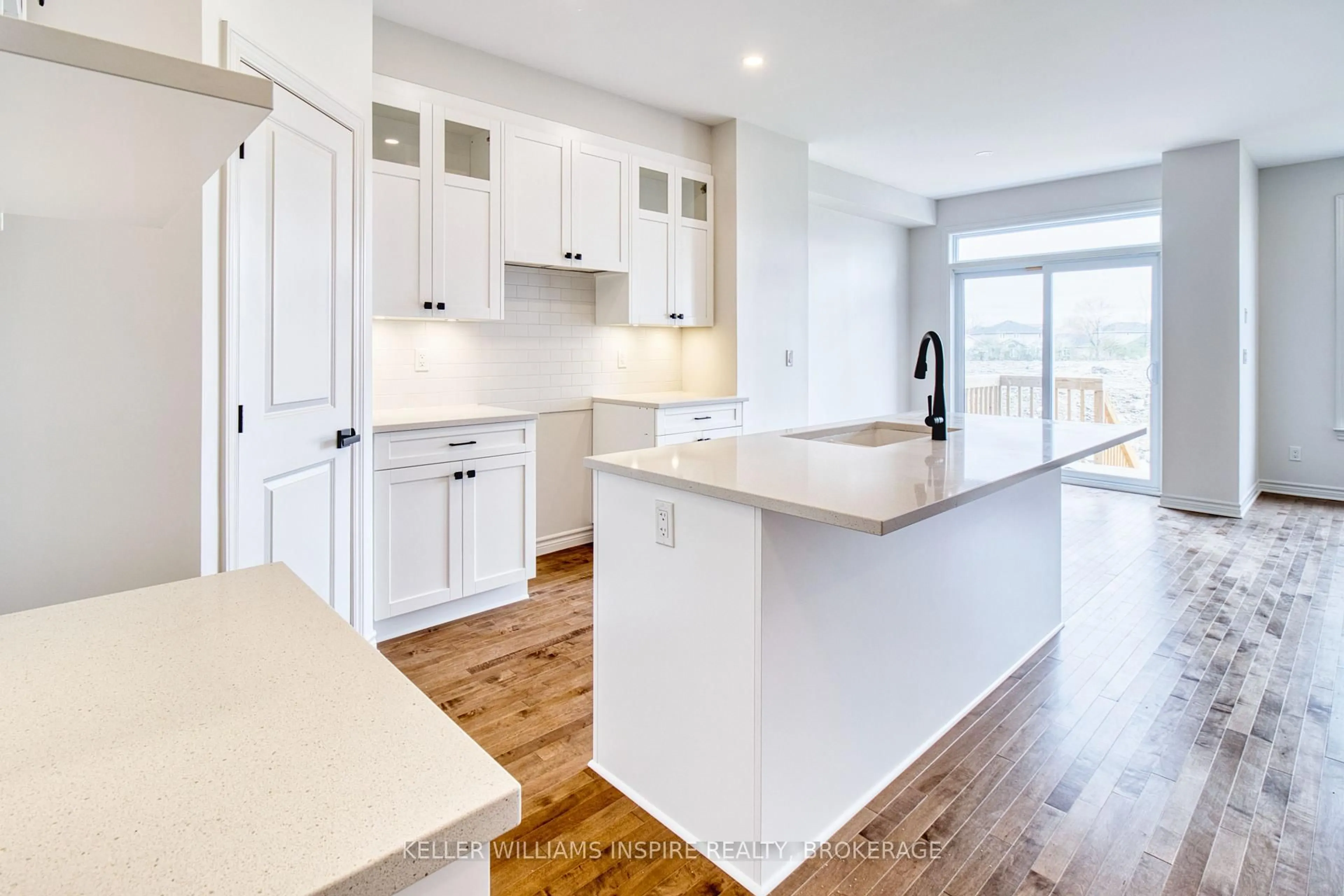 Open concept kitchen, unknown for 1511 Scarlet St, Kingston Ontario K7K 0H7