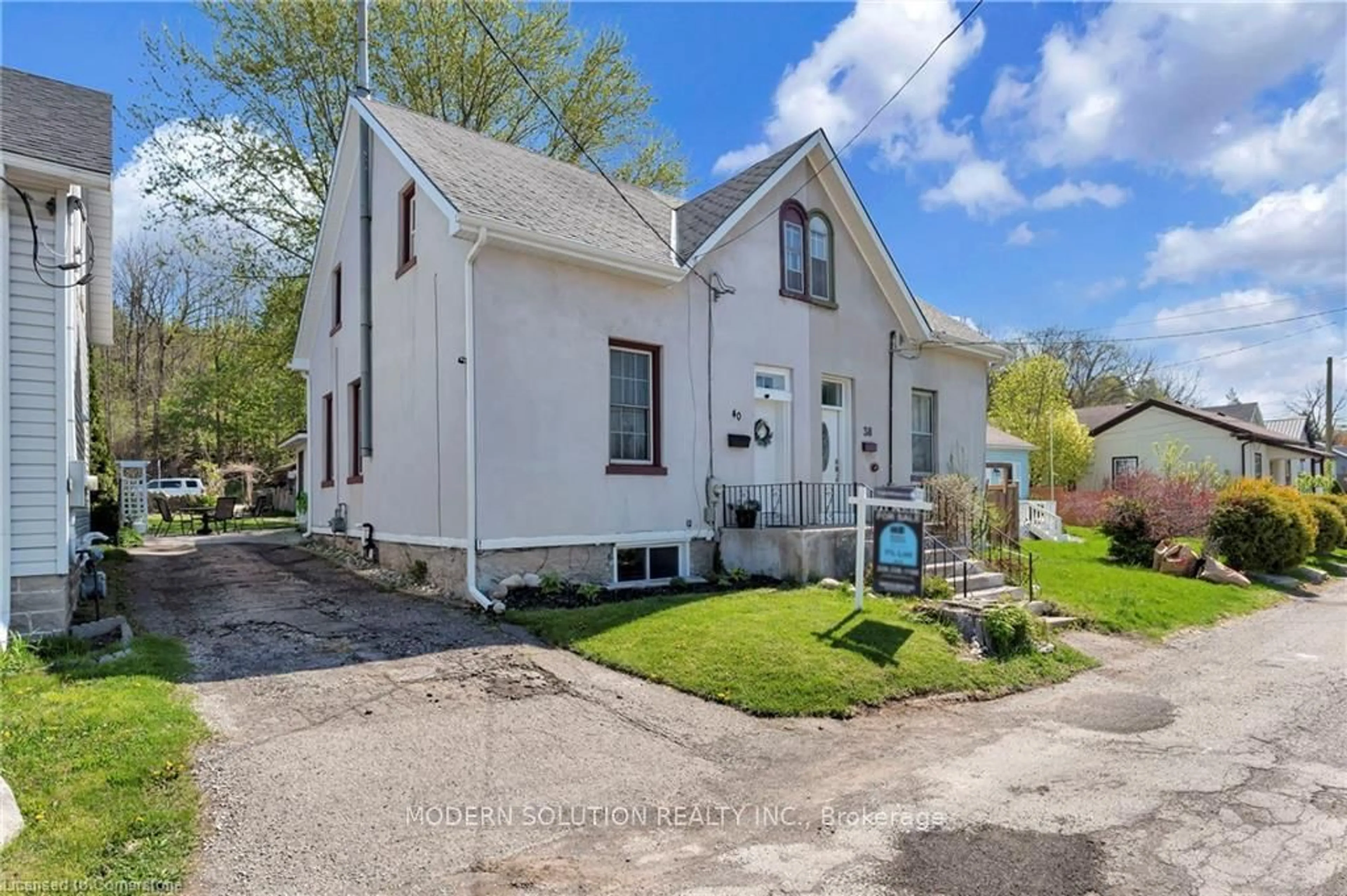 Unknown for 40 Walnut Lane, Brant Ontario N3L 2K4