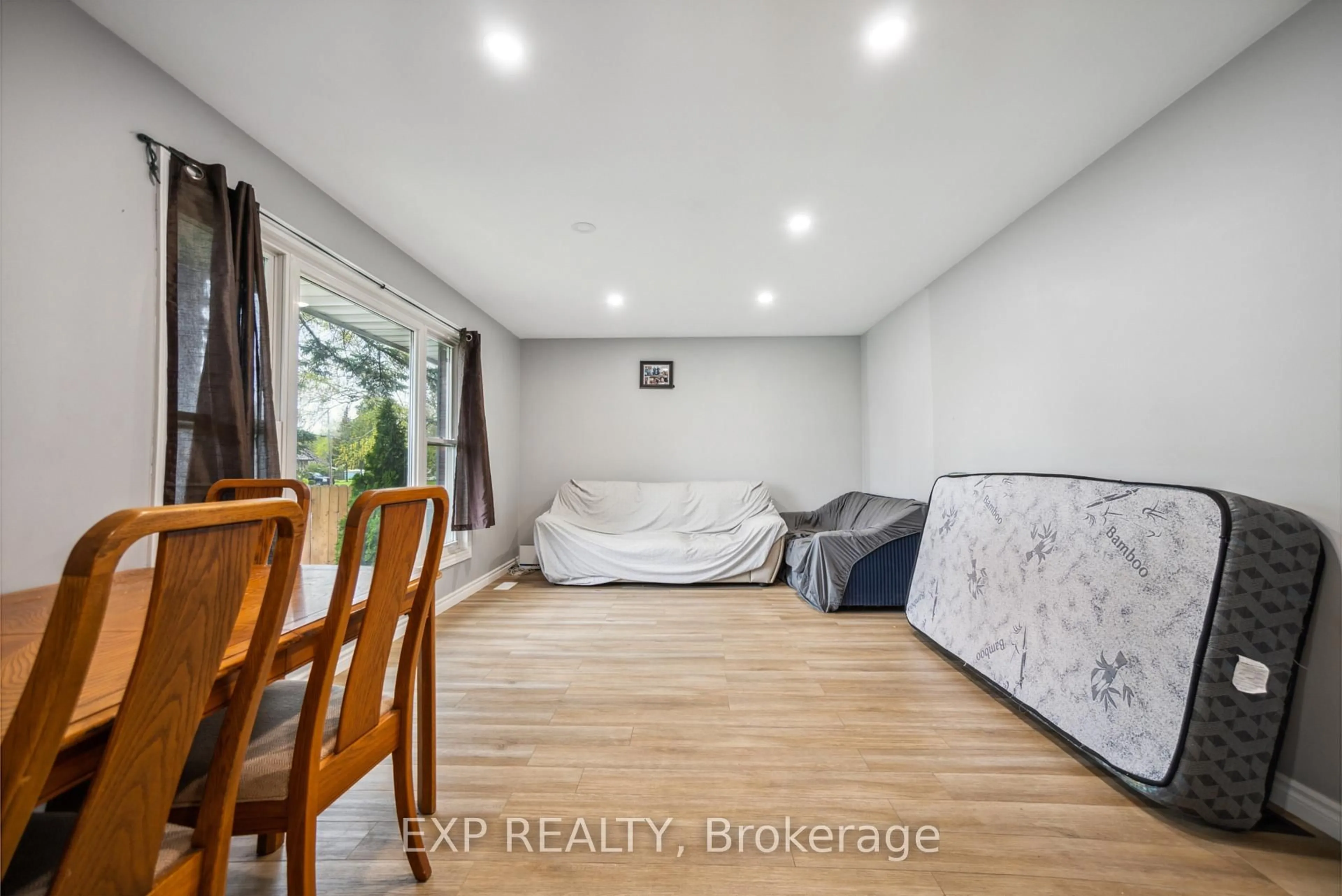 A pic of a room for 97 Gilbert St, Belleville Ontario K8P 3H1