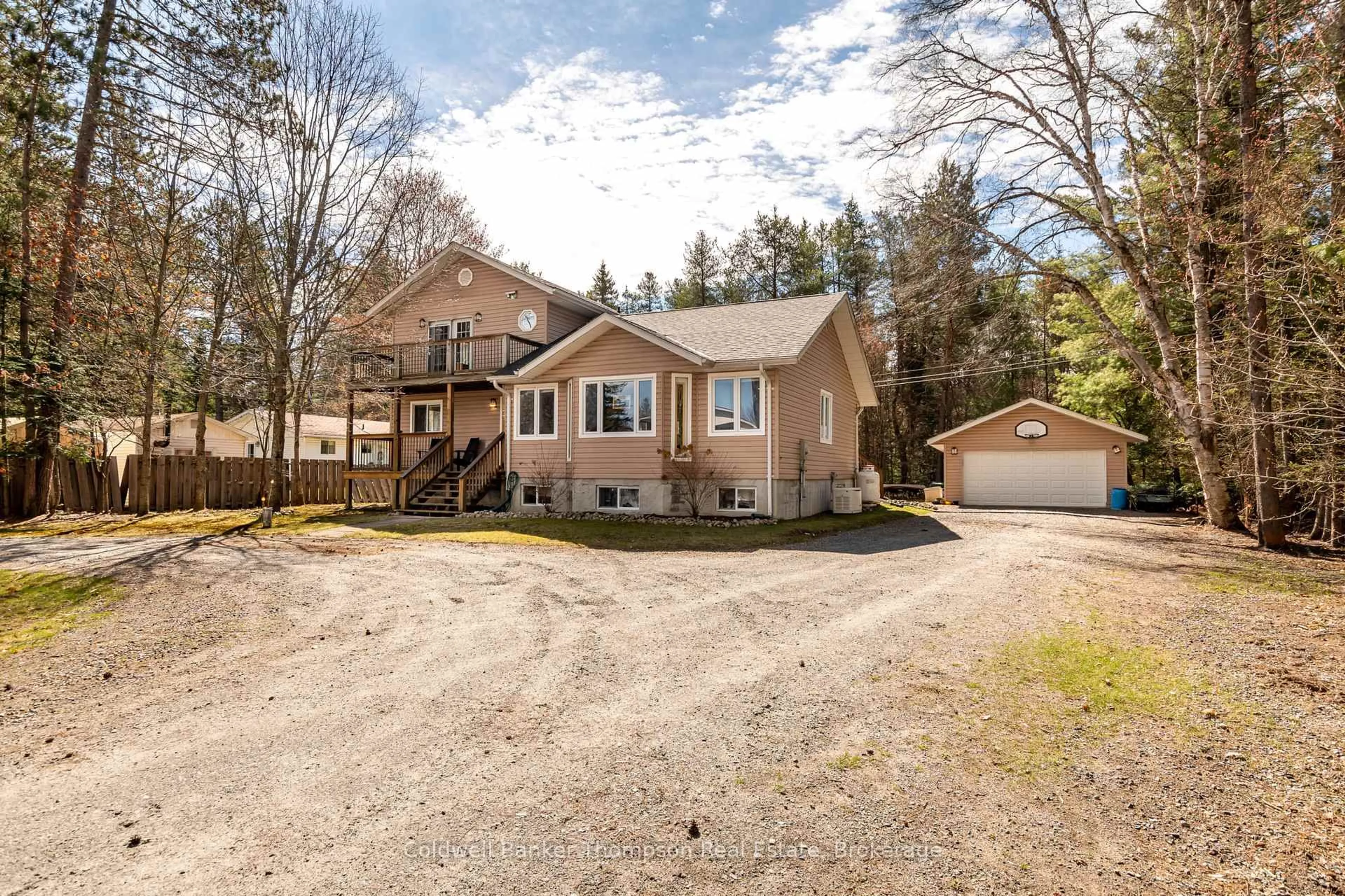 A pic from outside/outdoor area/front of a property/back of a property/a pic from drone, unknown for 4237 RAVENSCLIFFE Rd, Huntsville Ontario P1H 2J2
