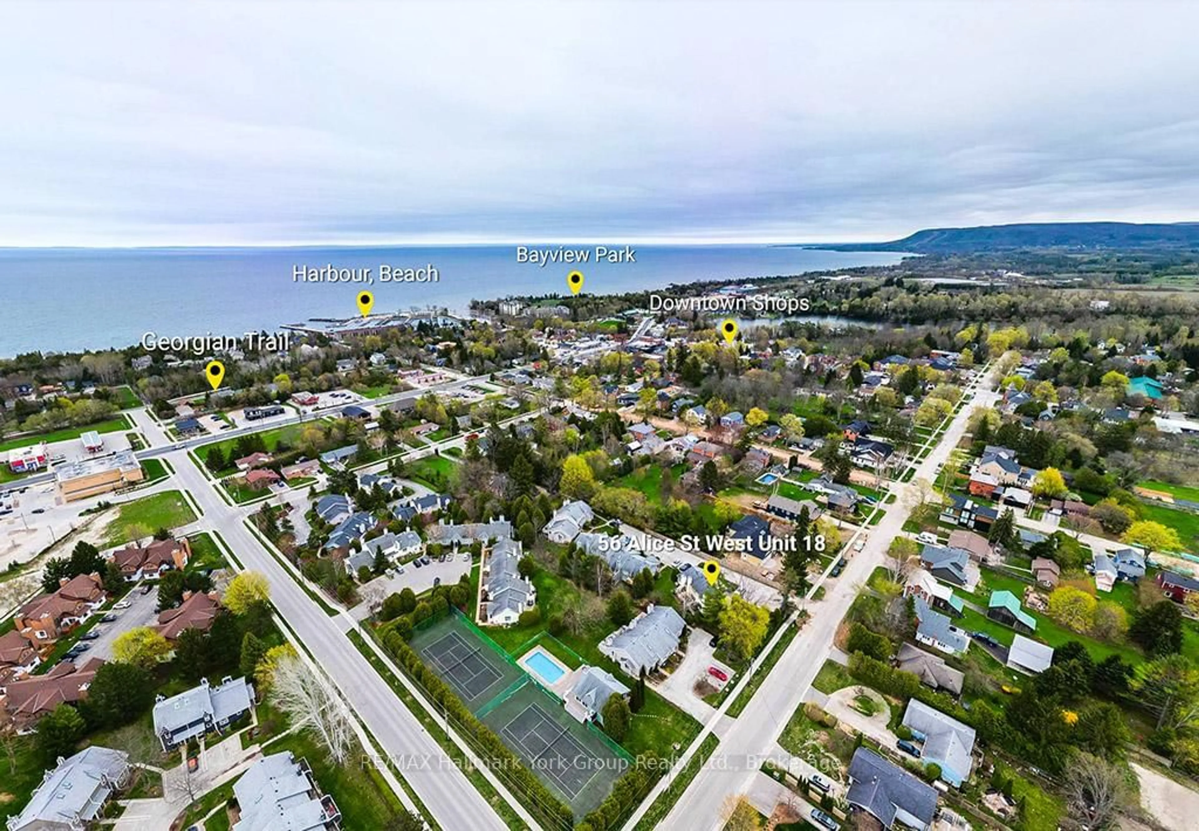 A pic from outside/outdoor area/front of a property/back of a property/a pic from drone, street for 56 ALICE St #18, Blue Mountains Ontario N0H 2P0
