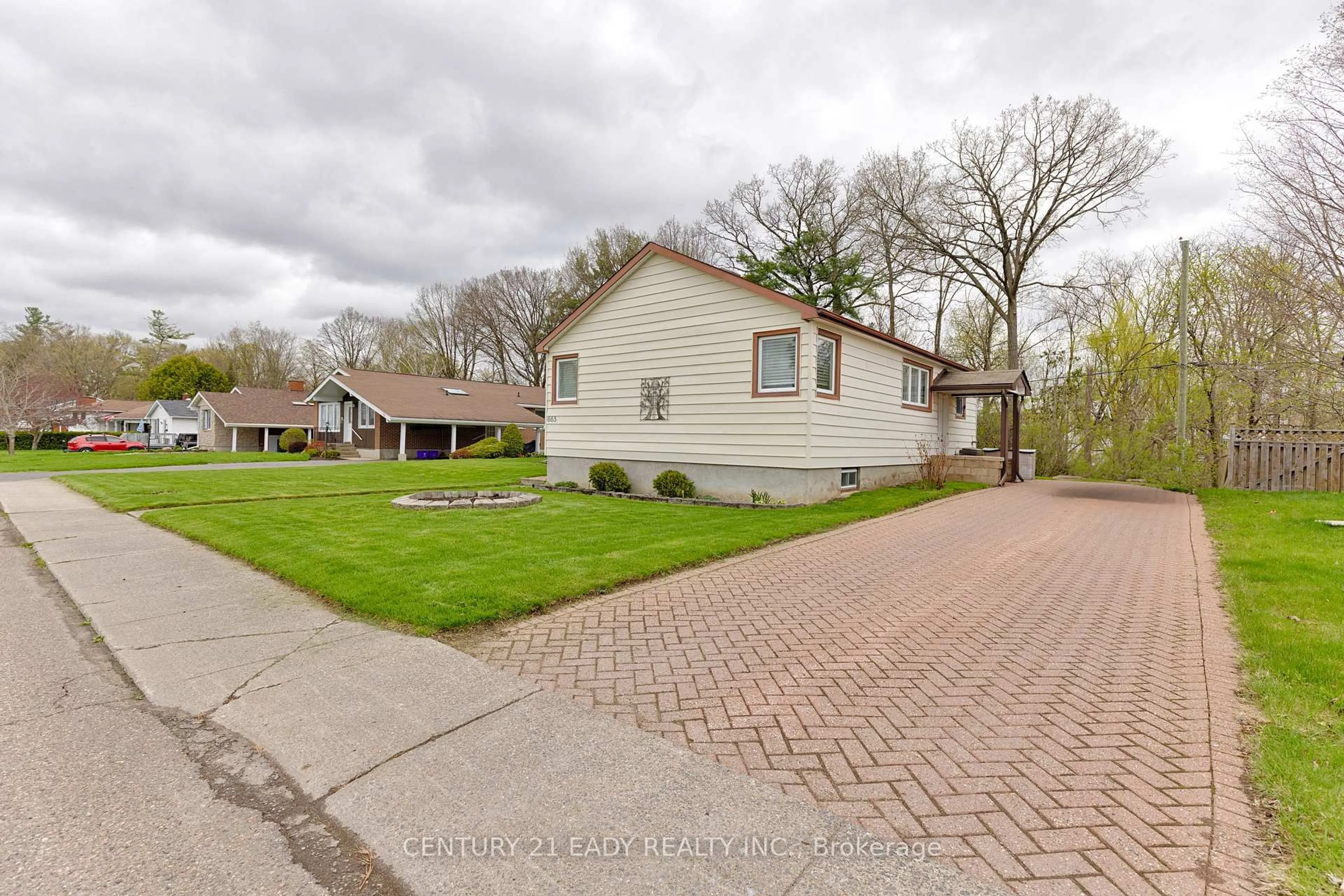 Unknown for 665 Coleraine Dr, Renfrew Ontario K7V 1X4