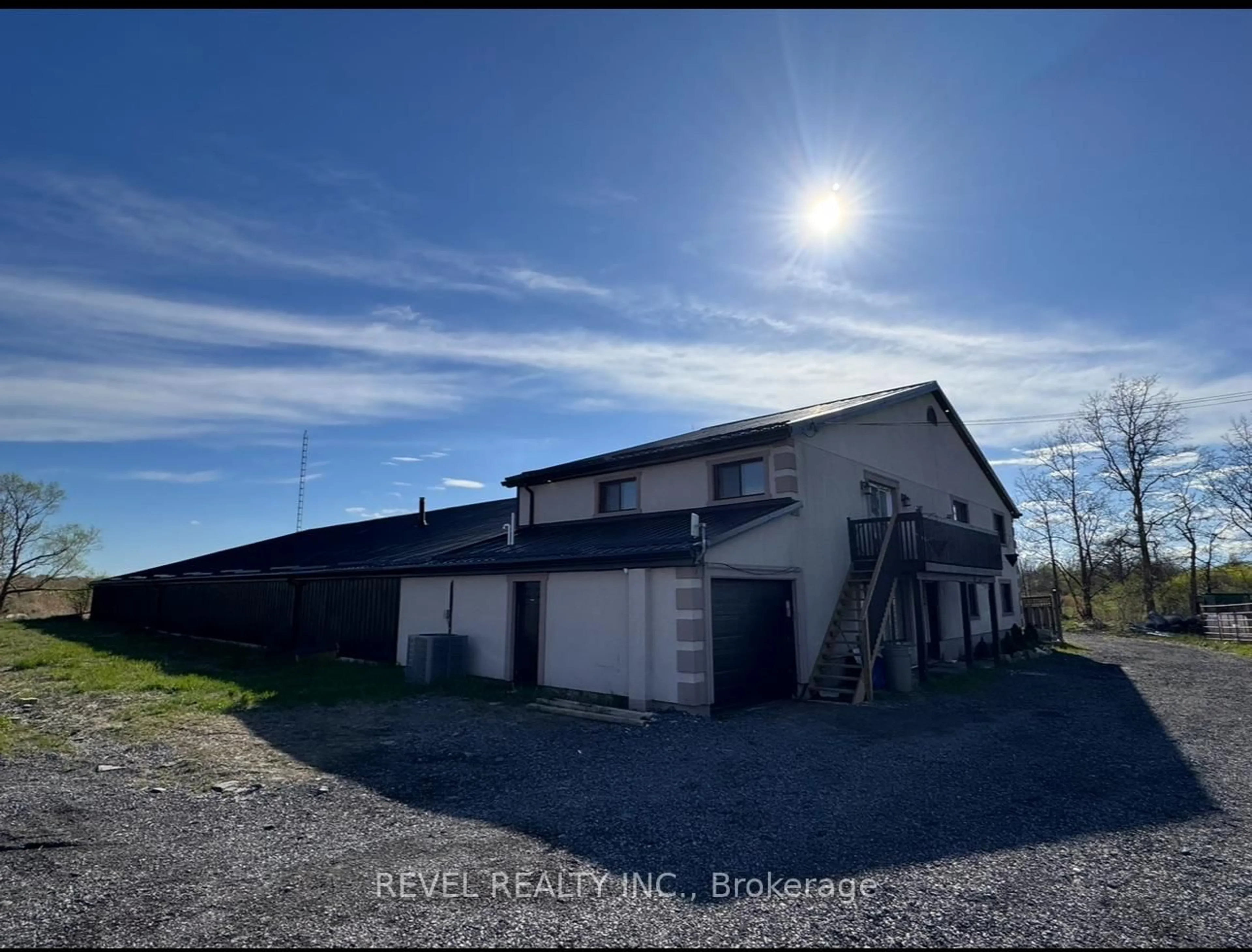 A pic from outside/outdoor area/front of a property/back of a property/a pic from drone, building for 804 Green Mountain Rd, Hamilton Ontario L8J 3A8