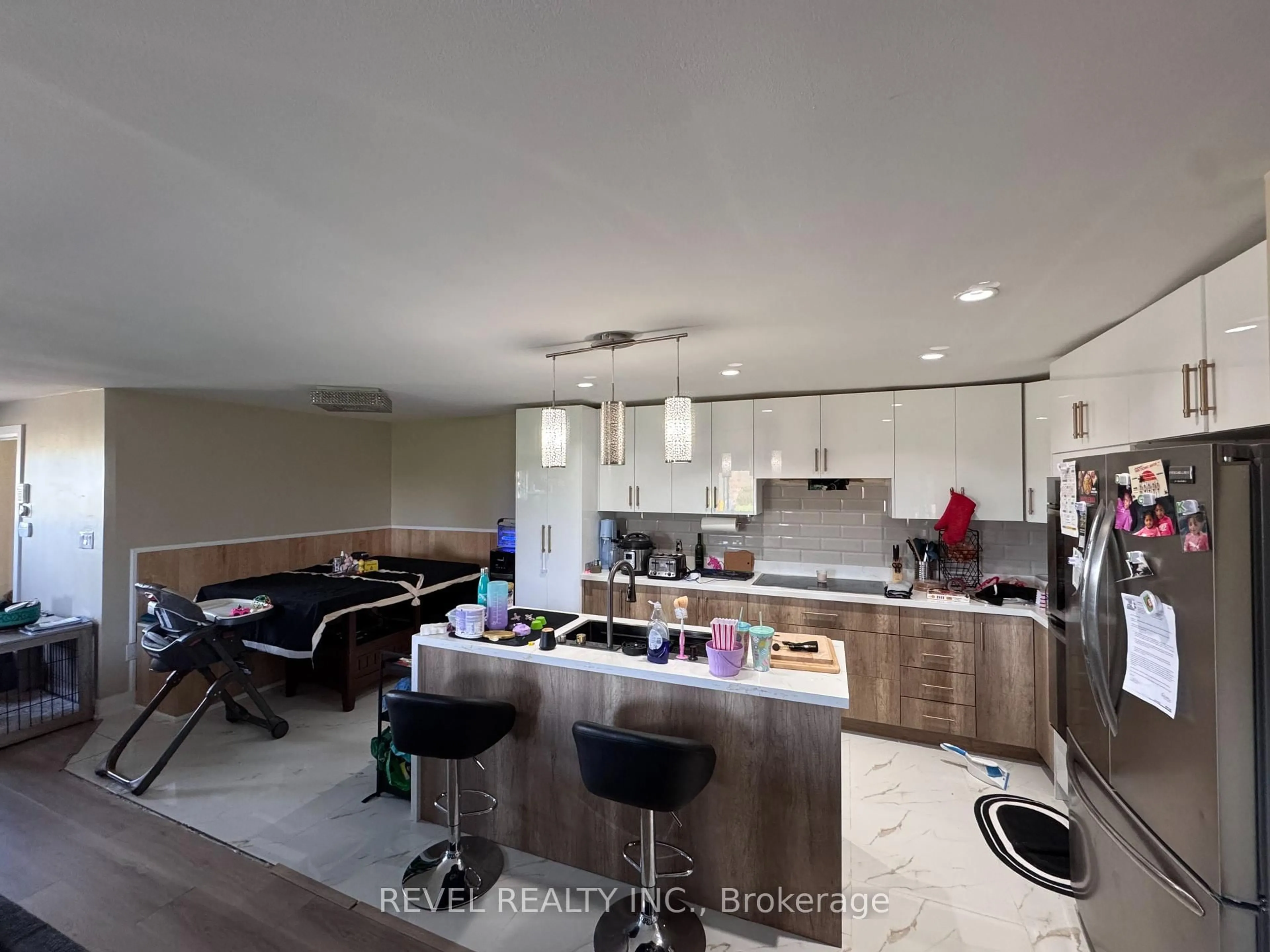 Open concept kitchen, unknown for 804 Green Mountain Rd, Hamilton Ontario L8J 3A8
