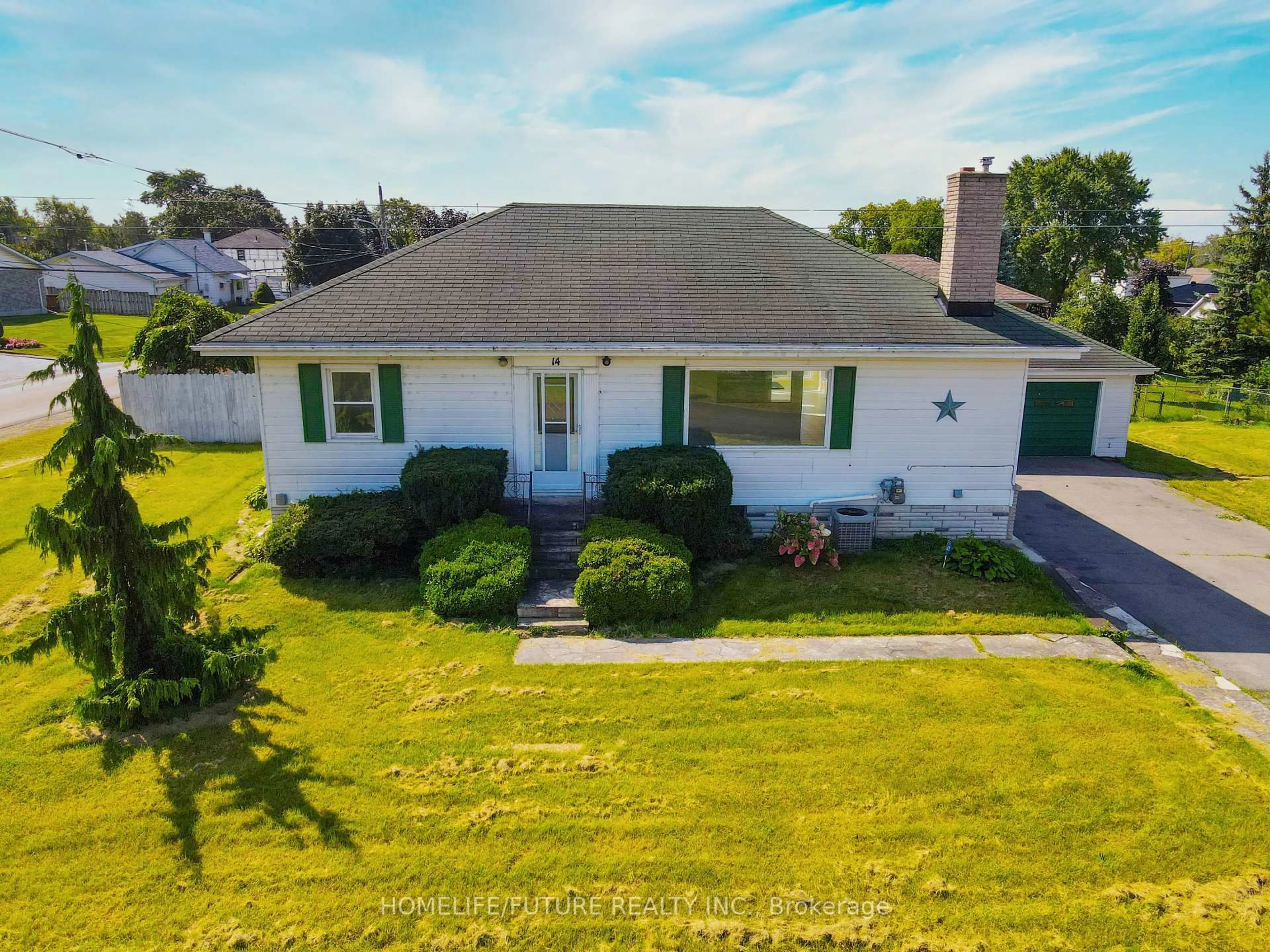 A pic from outside/outdoor area/front of a property/back of a property/a pic from drone, unknown for 14 Latchford St, Belleville Ontario K1K 1K0