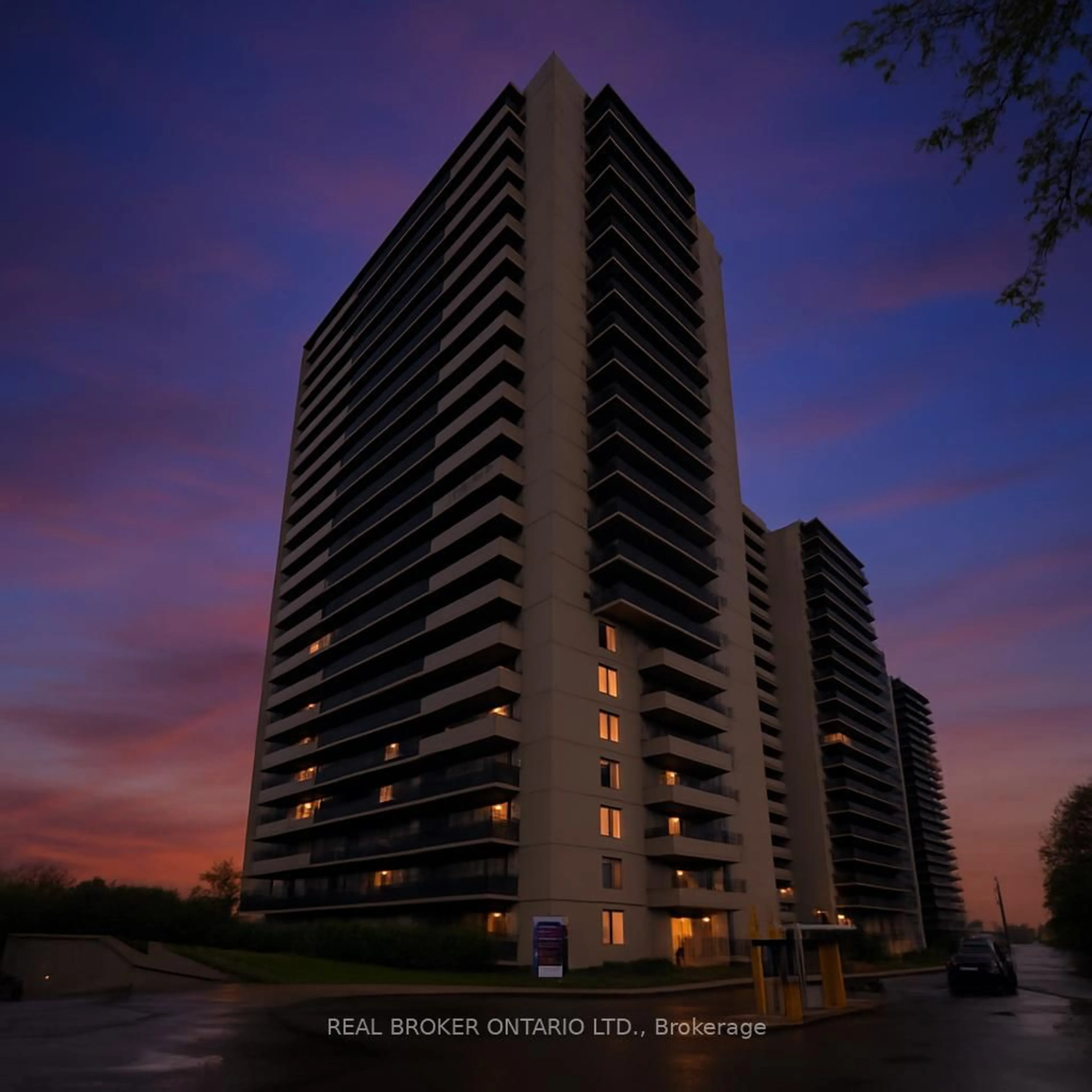 Unknown for 158C McArthur Ave #108, Ottawa Ontario K1L 8E7