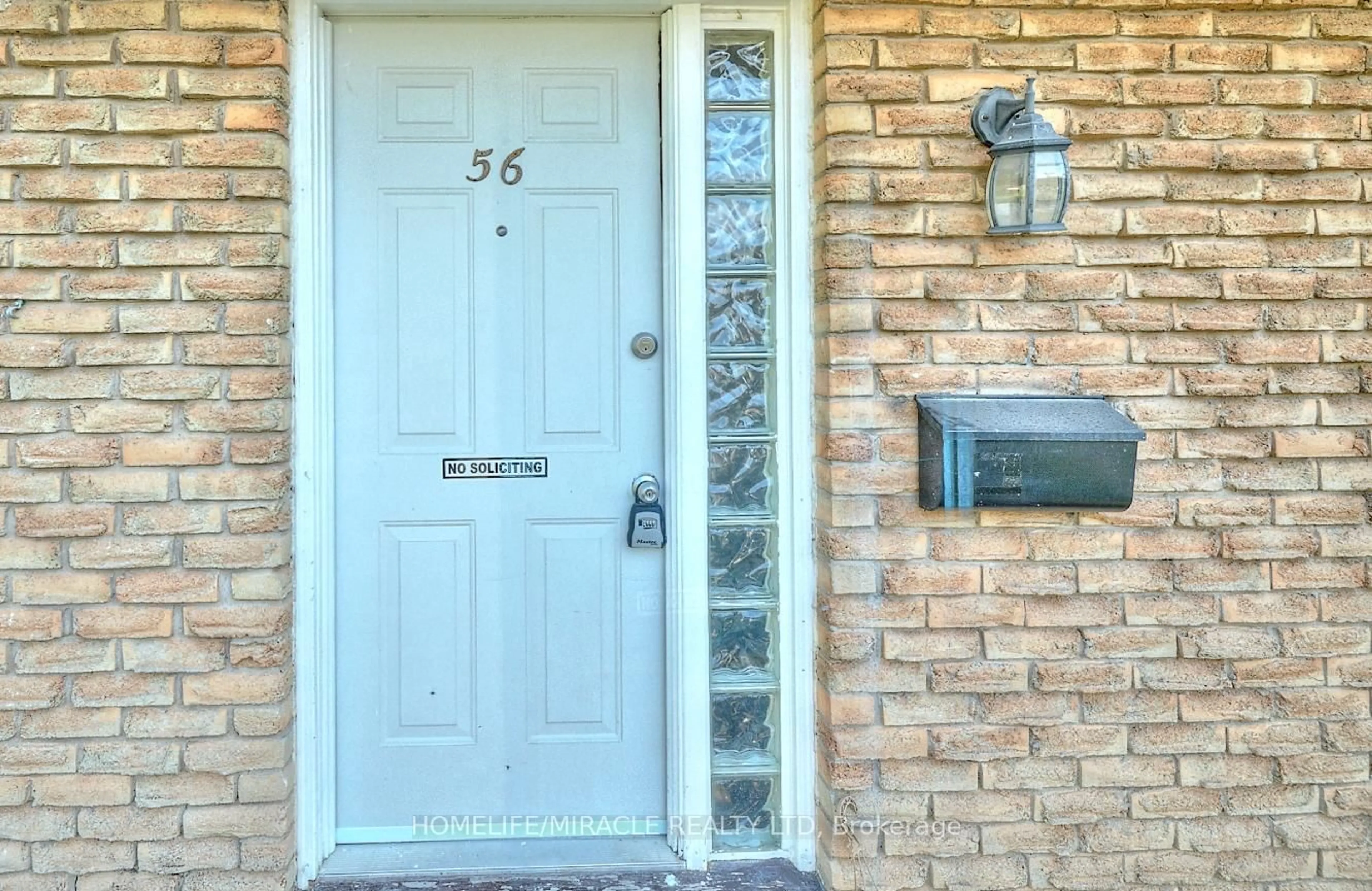 Indoor entryway for 131 Rockwood Ave #56, St. Catharines Ontario L2P 3K4