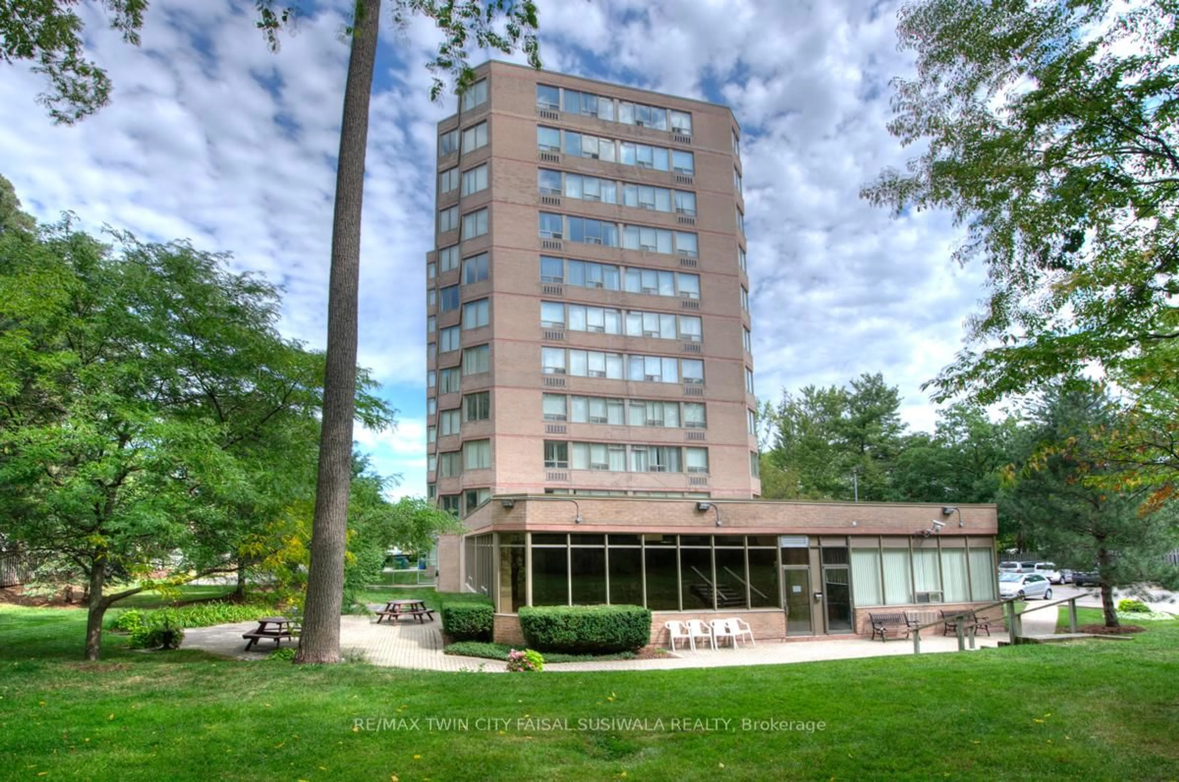 Patio, building for 3227 King St #108, Kitchener Ontario N2A 3Z9