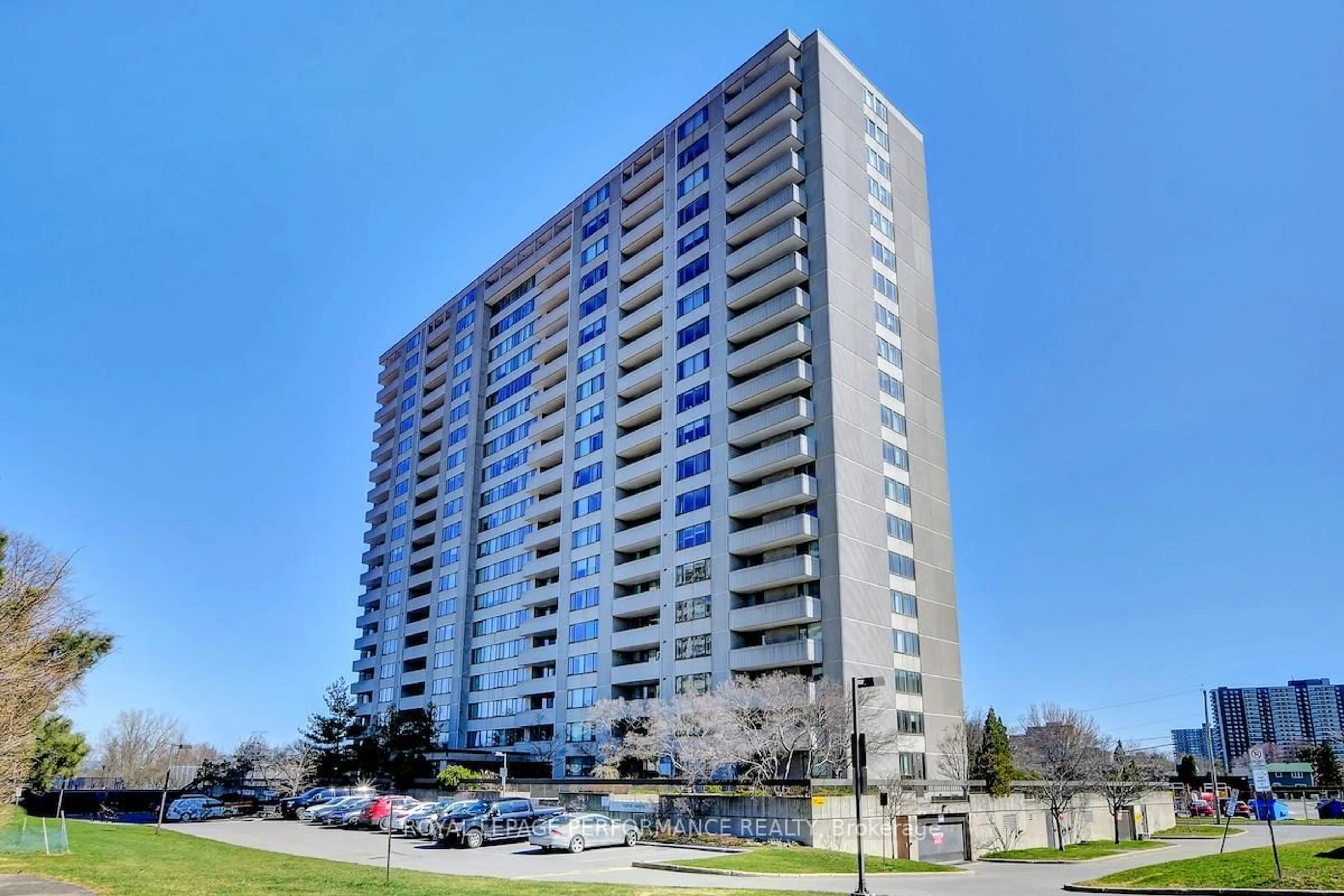 A pic from outside/outdoor area/front of a property/back of a property/a pic from drone, building for 2625 Regina St #2105, Ottawa Ontario K2B 5W8