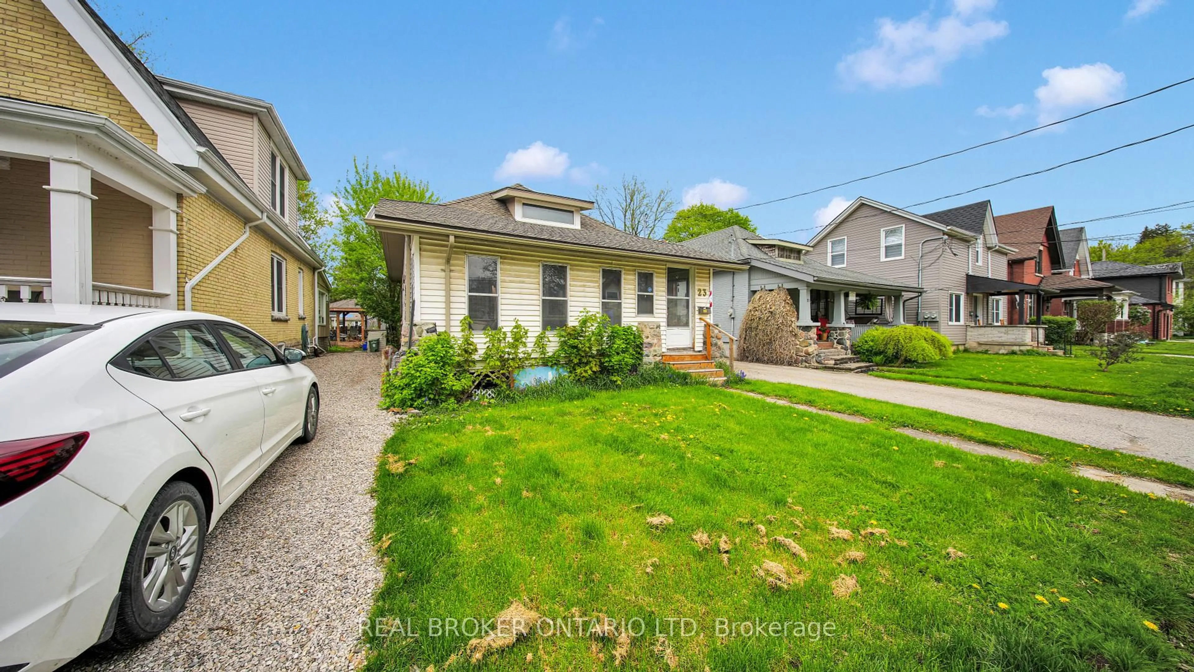 A pic from outside/outdoor area/front of a property/back of a property/a pic from drone, street for 23 Blackfriars St, London North Ontario N6H 1K5