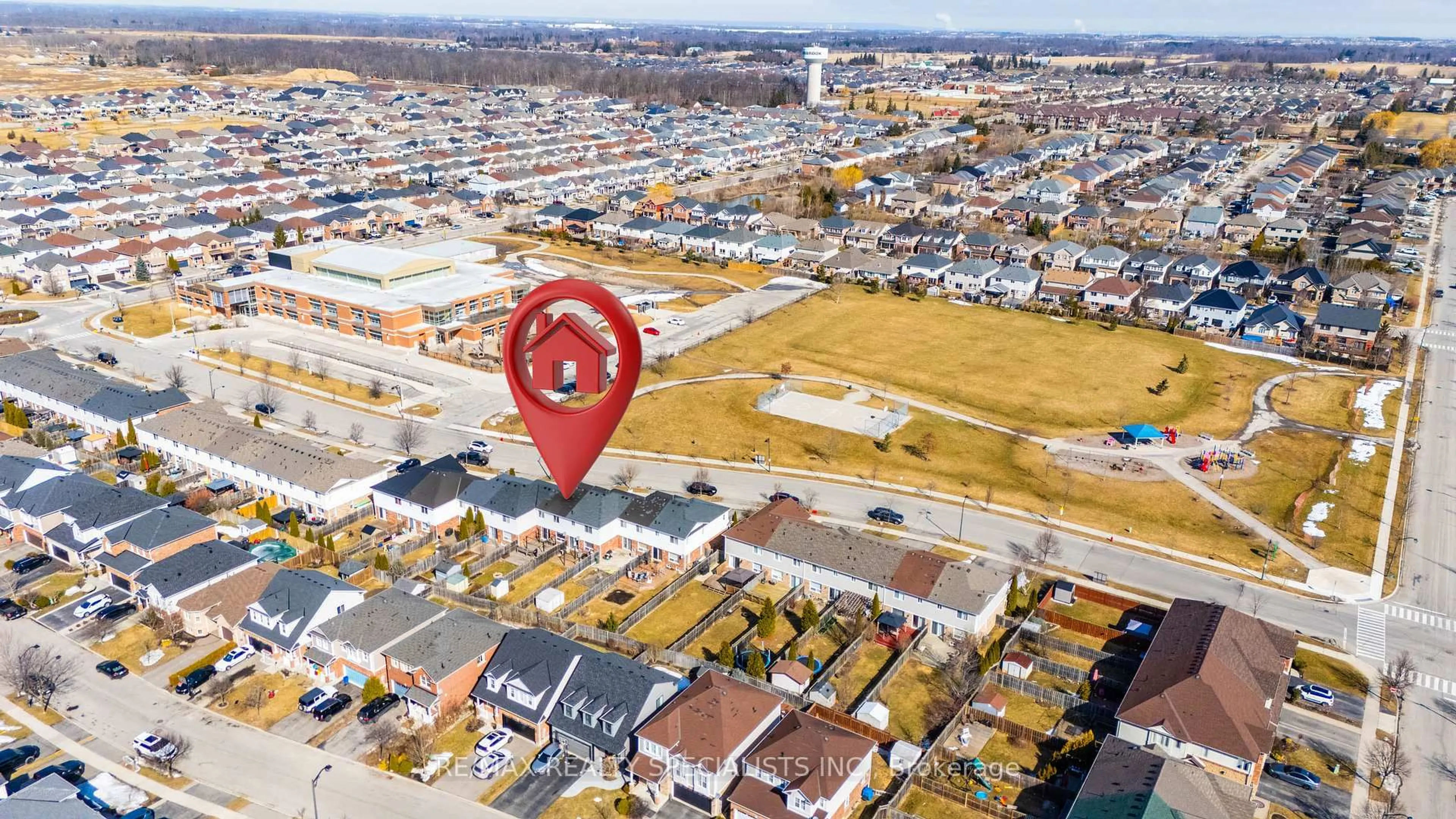 A pic from outside/outdoor area/front of a property/back of a property/a pic from drone, street for 157 Windwood Dr, Hamilton Ontario L0R 1C0