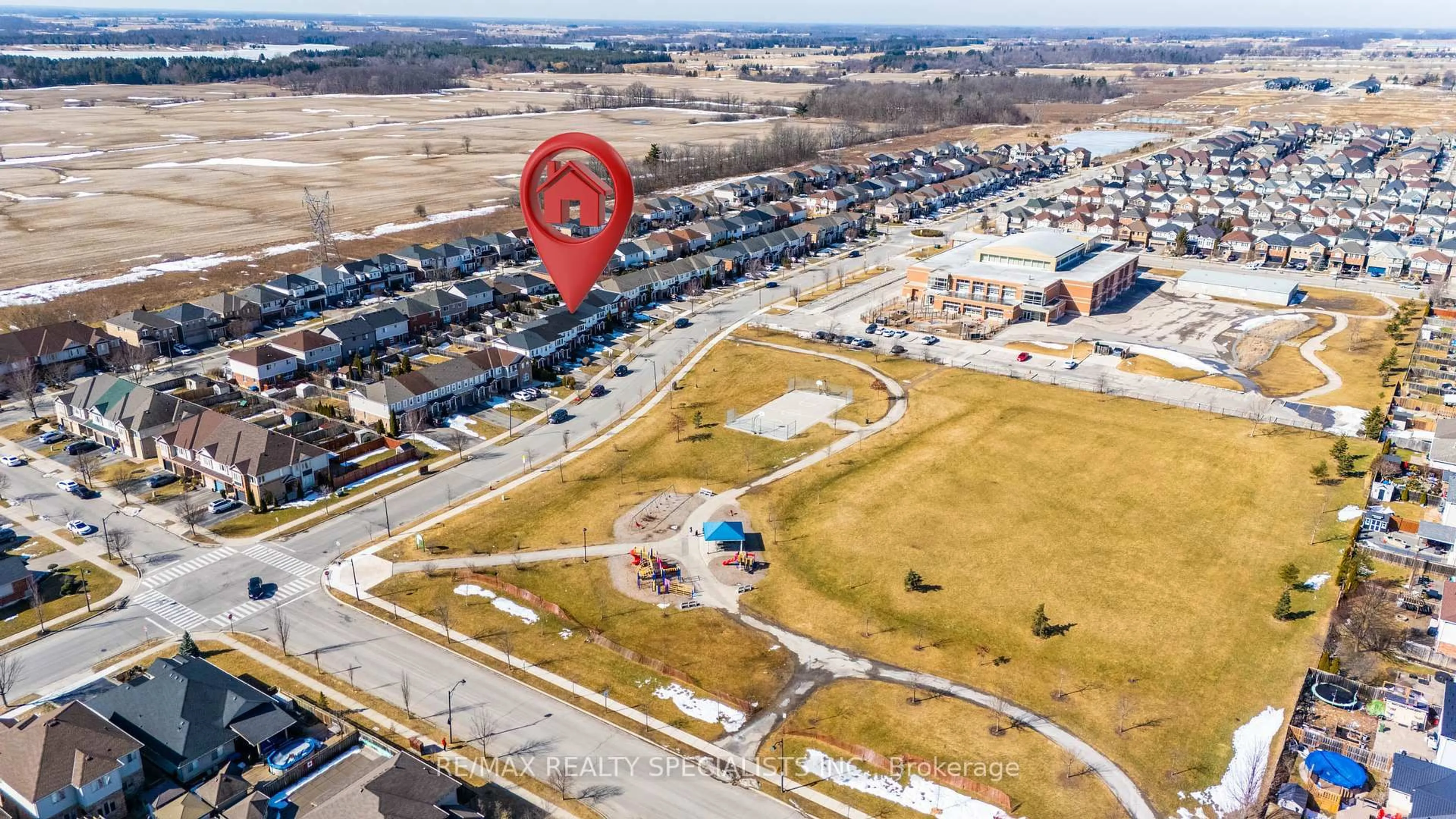 A pic from outside/outdoor area/front of a property/back of a property/a pic from drone, street for 157 Windwood Dr, Hamilton Ontario L0R 1C0