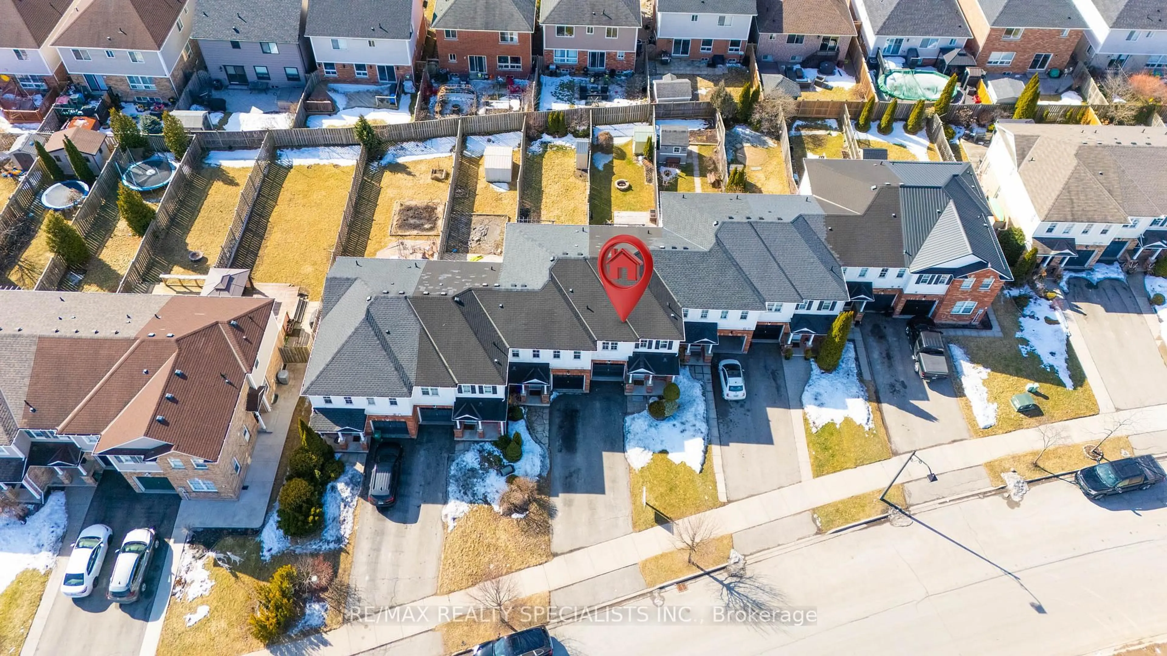 A pic from outside/outdoor area/front of a property/back of a property/a pic from drone, street for 157 Windwood Dr, Hamilton Ontario L0R 1C0