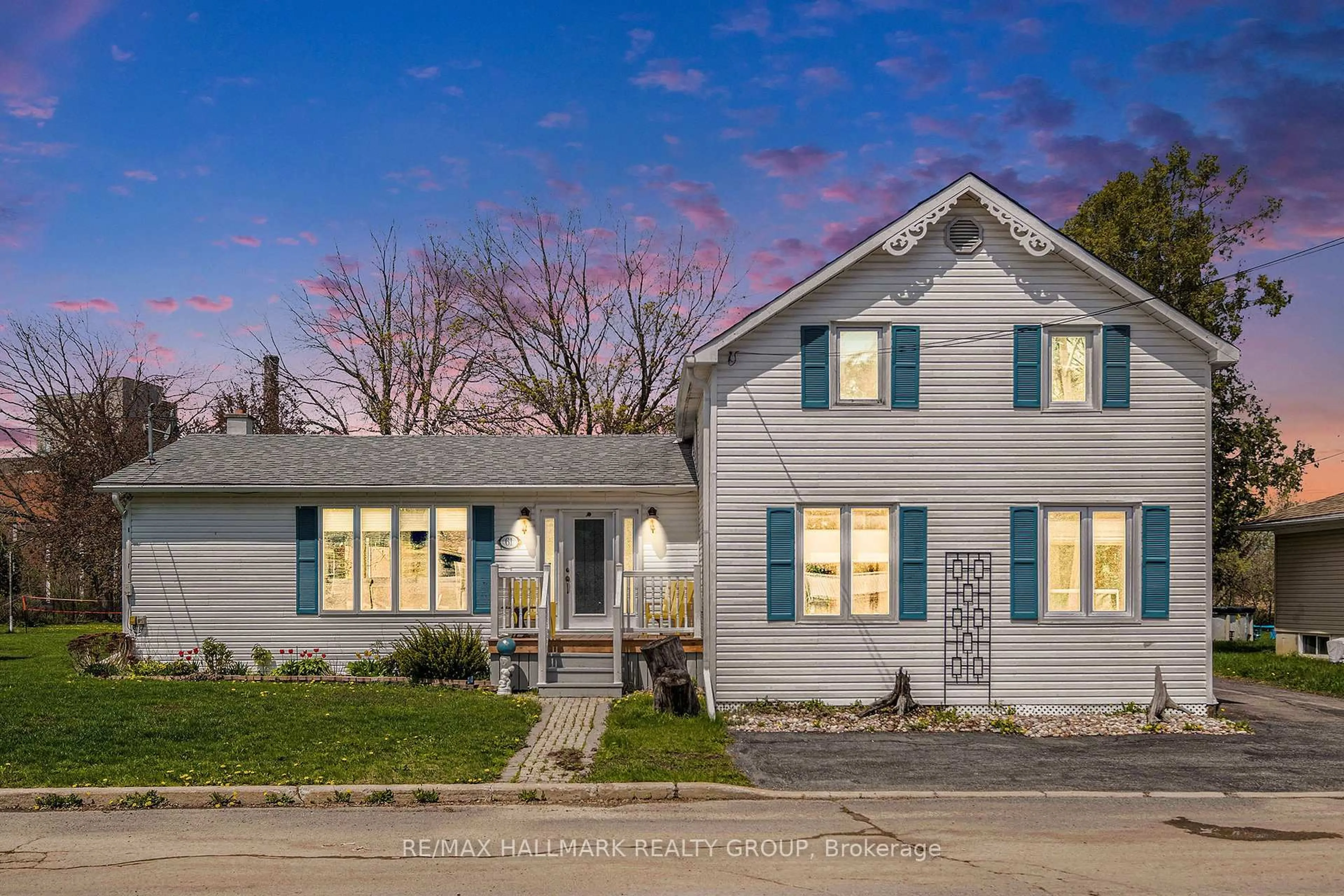 Home with vinyl exterior material, street for 61 Emma St, North Dundas Ontario K0C 1H0