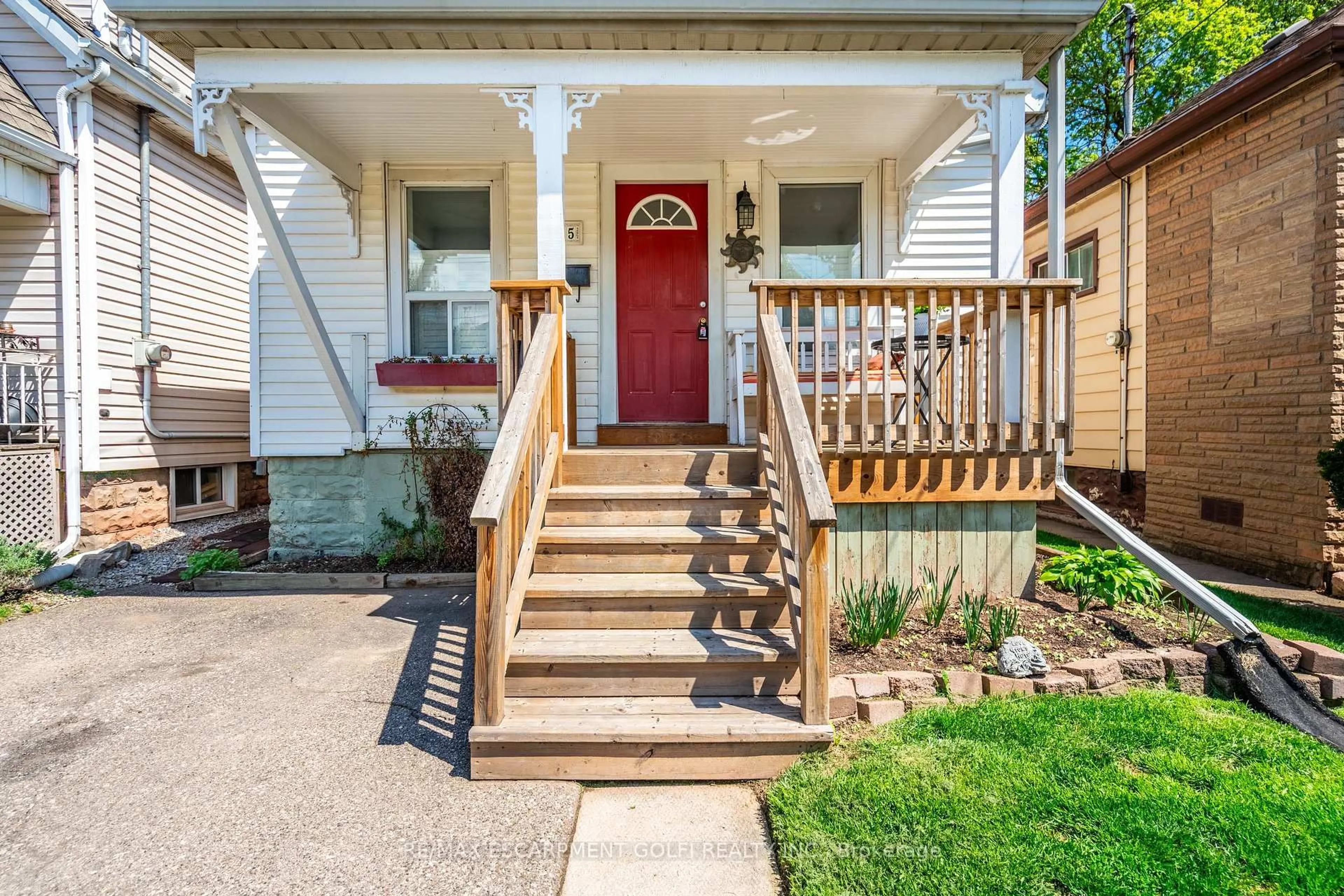 Unknown for 145 Newlands Ave, Hamilton Ontario L8H 2T8