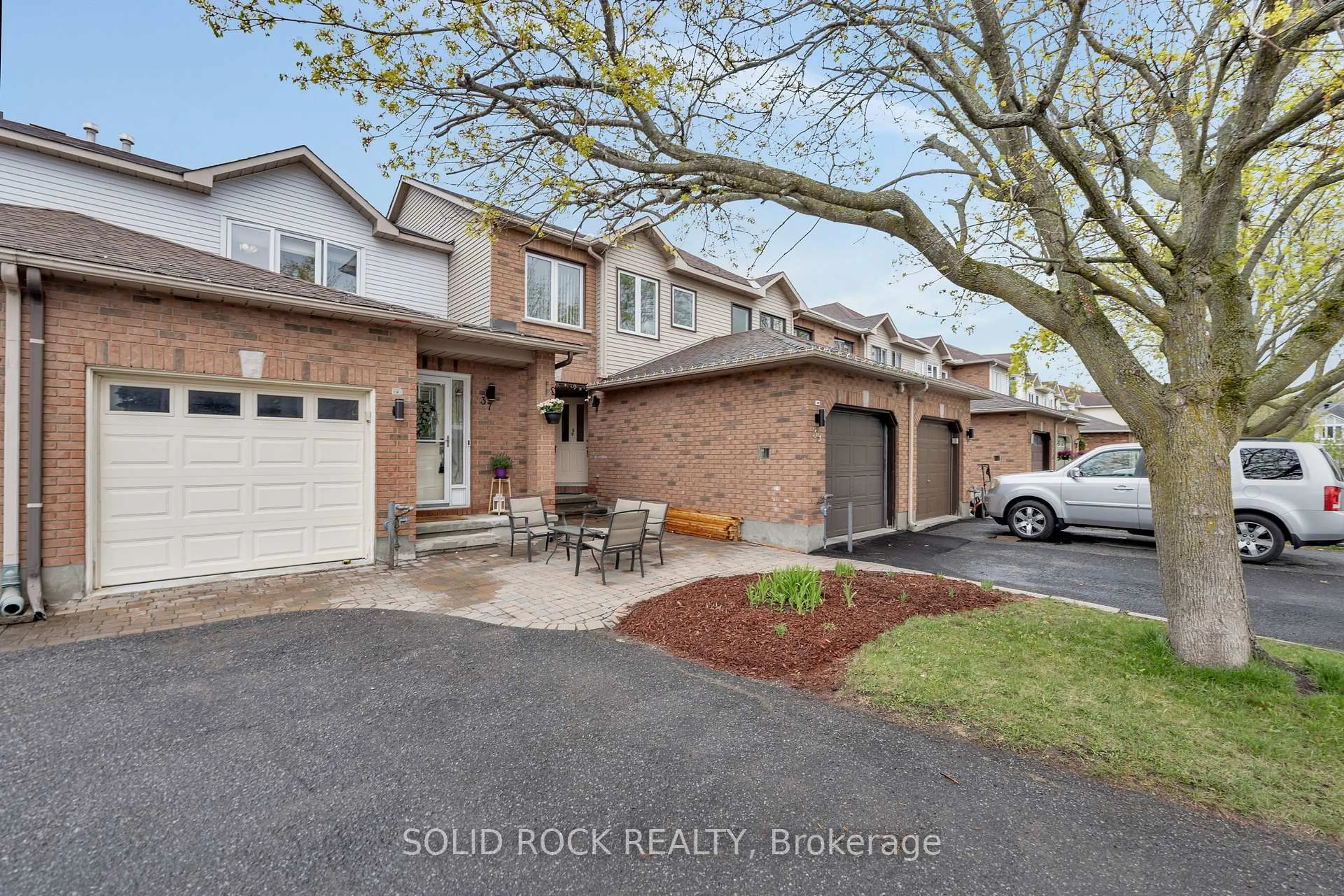 Unknown for 37 Grenadier Way, Ottawa Ontario K2J 4L3