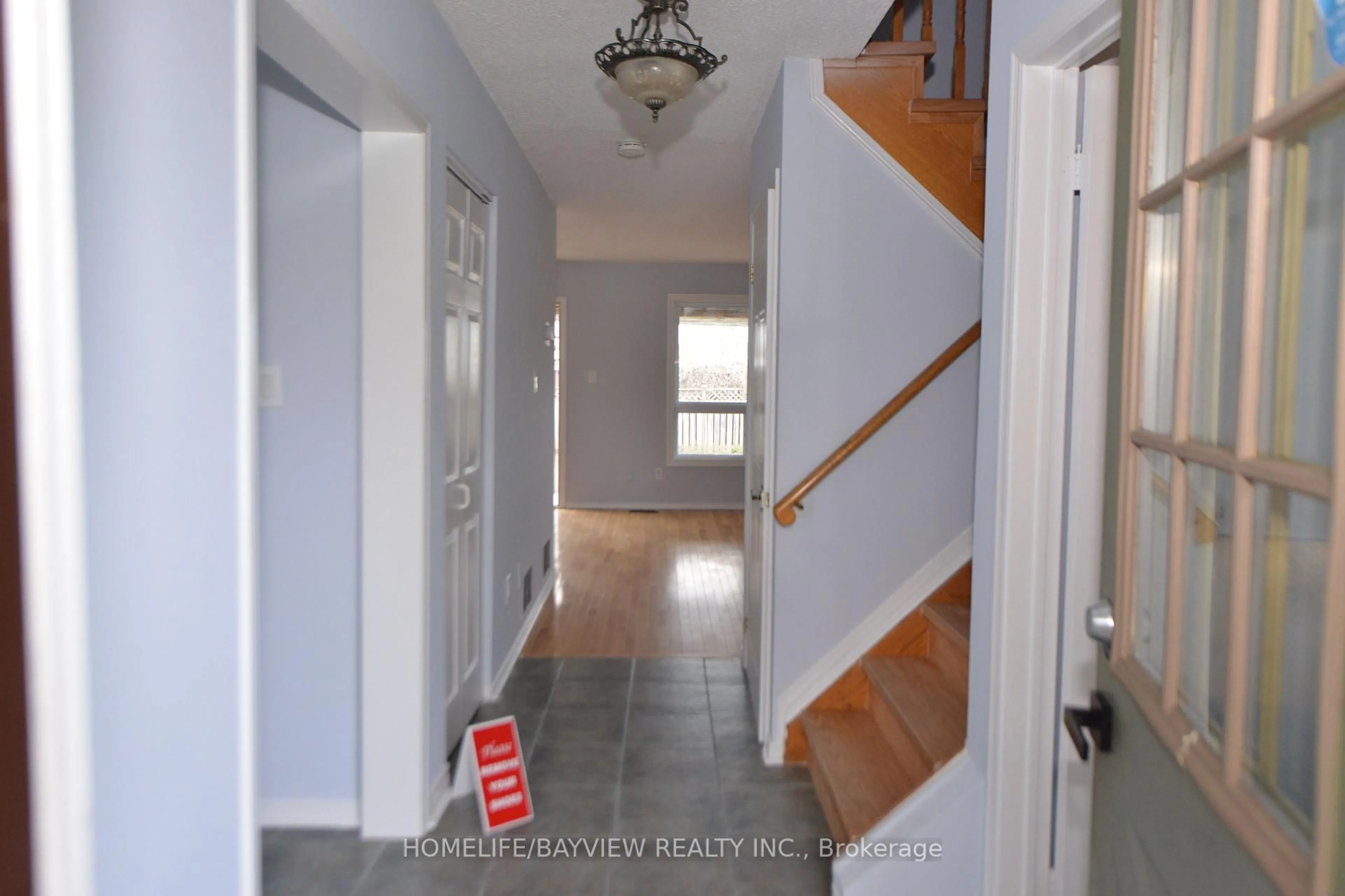 Indoor entryway for 908 Fairbanks Rd, Cobourg Ontario K9A 5G9