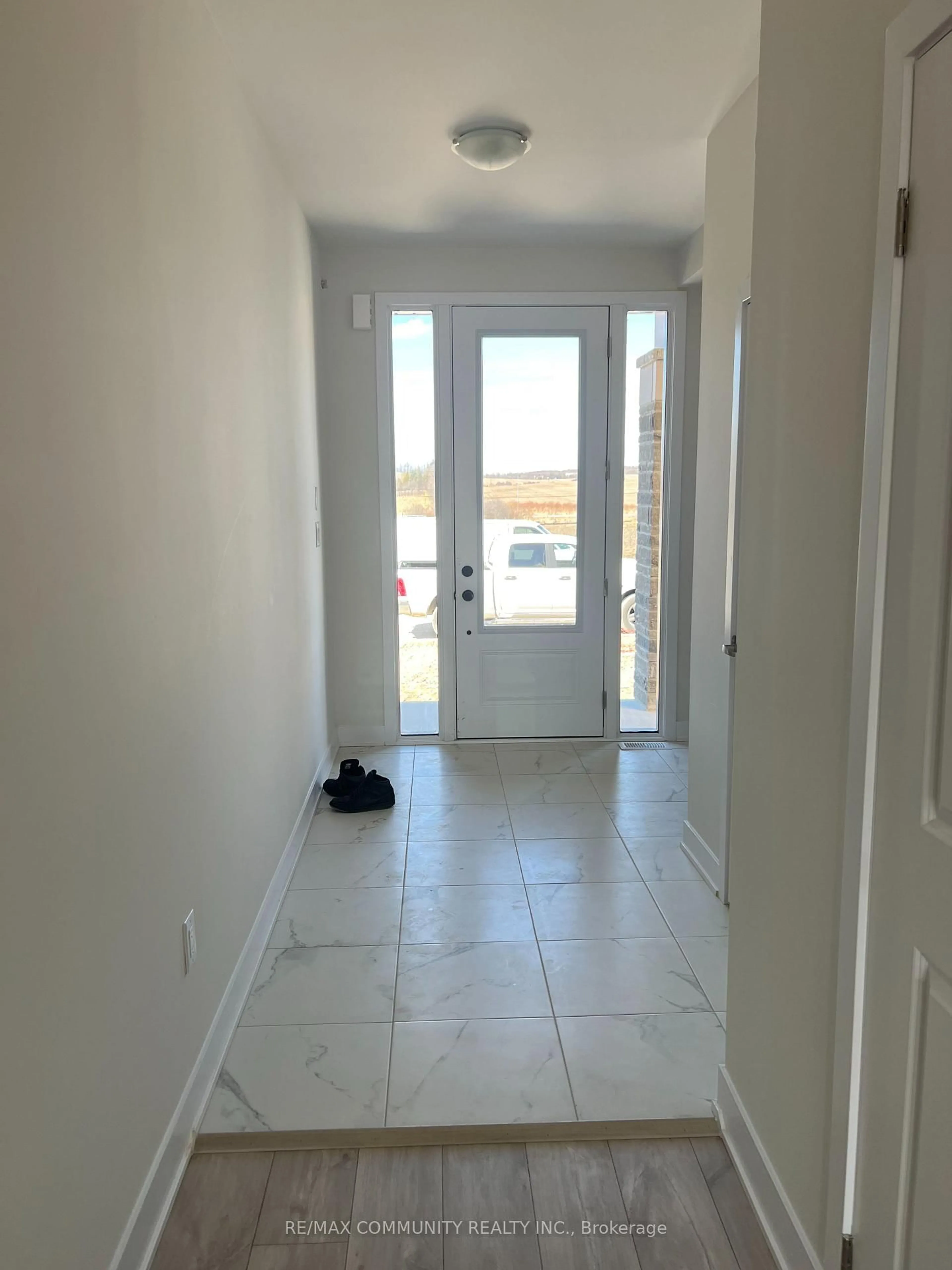 Indoor entryway for 107 Pike St, Smith-Ennismore-Lakefield Ontario K9K 0J5